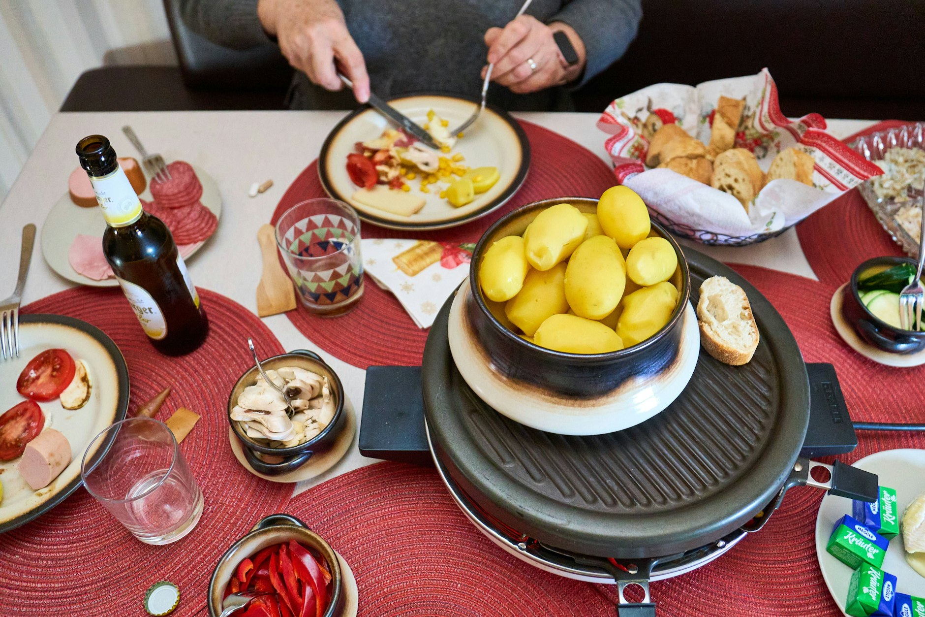 Raclette ist auch für viele Berliner ein Muss zu Weihnachten und Silvester.