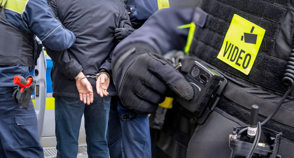 Polizei überwacht Berlin jetzt mit Bodycams