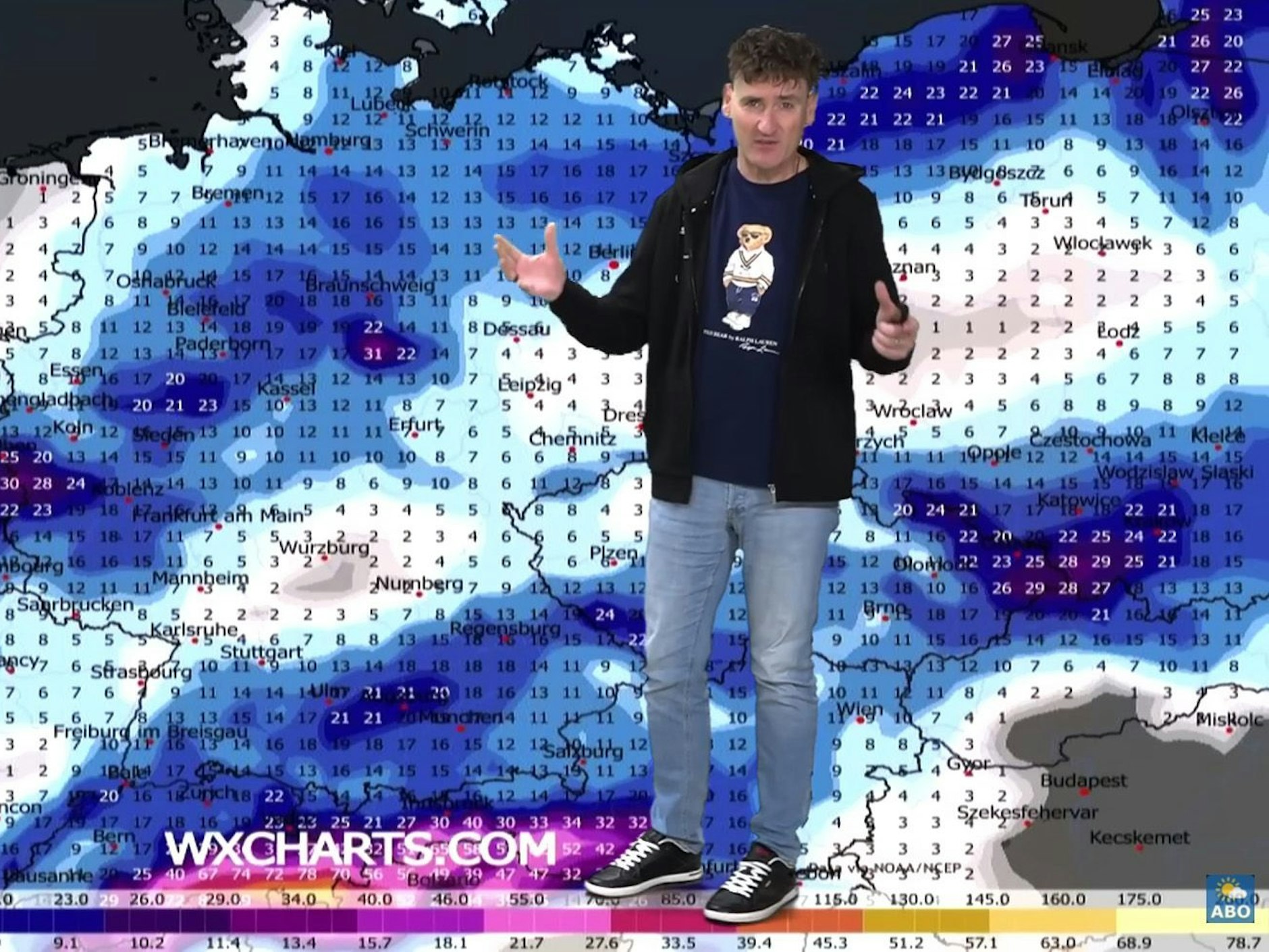 Eisregen und viel Schnee: Laut dem Meteorologen Dominik Jung rollt Anfang Januar ein heftiger Winter auf Deutschland zu. Grund ist eine Luftmassengrenze, die sich über das Land zieht.