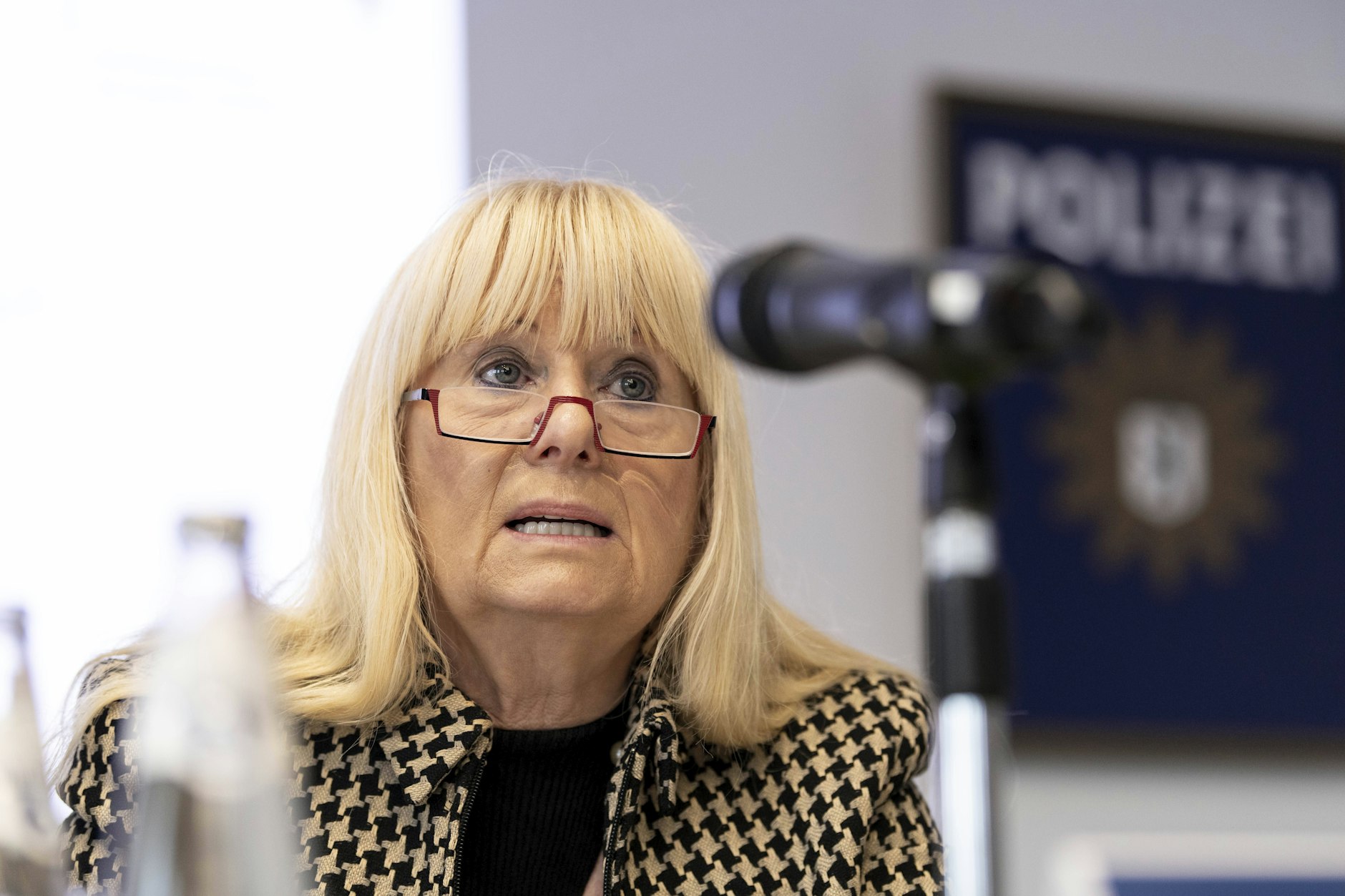 Polizeipräsidentin Barbara Slowik Meisel ist wegen der anstehenden Silvesterfeiern besorgt.