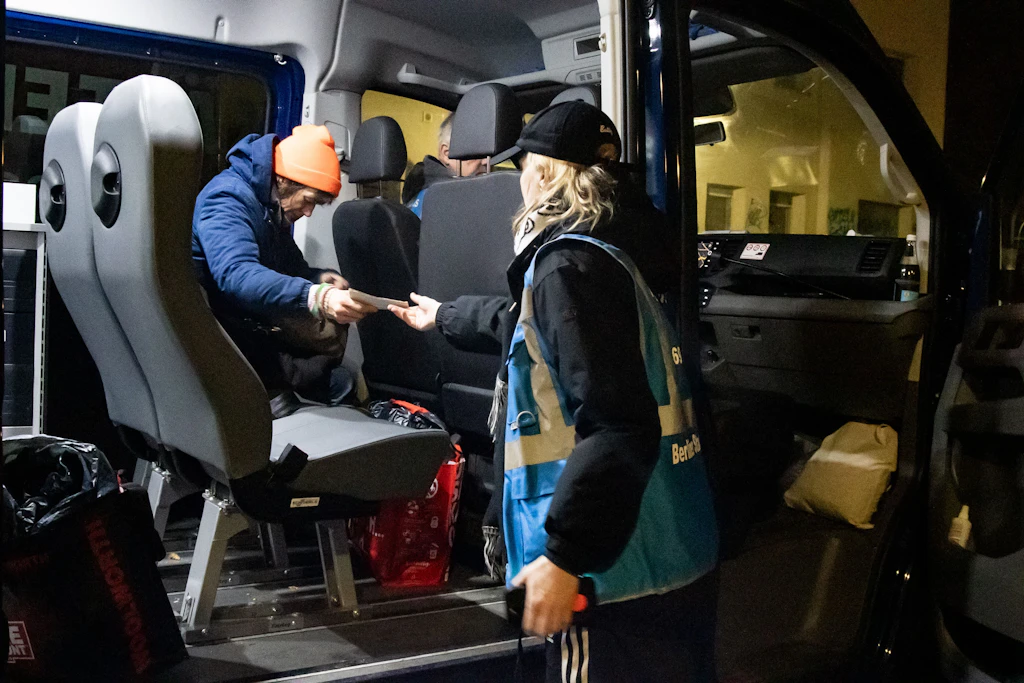 Nach Anschlag auf Kältebus: Berliner Unternehmer rettet Hilfe für Obdachlose