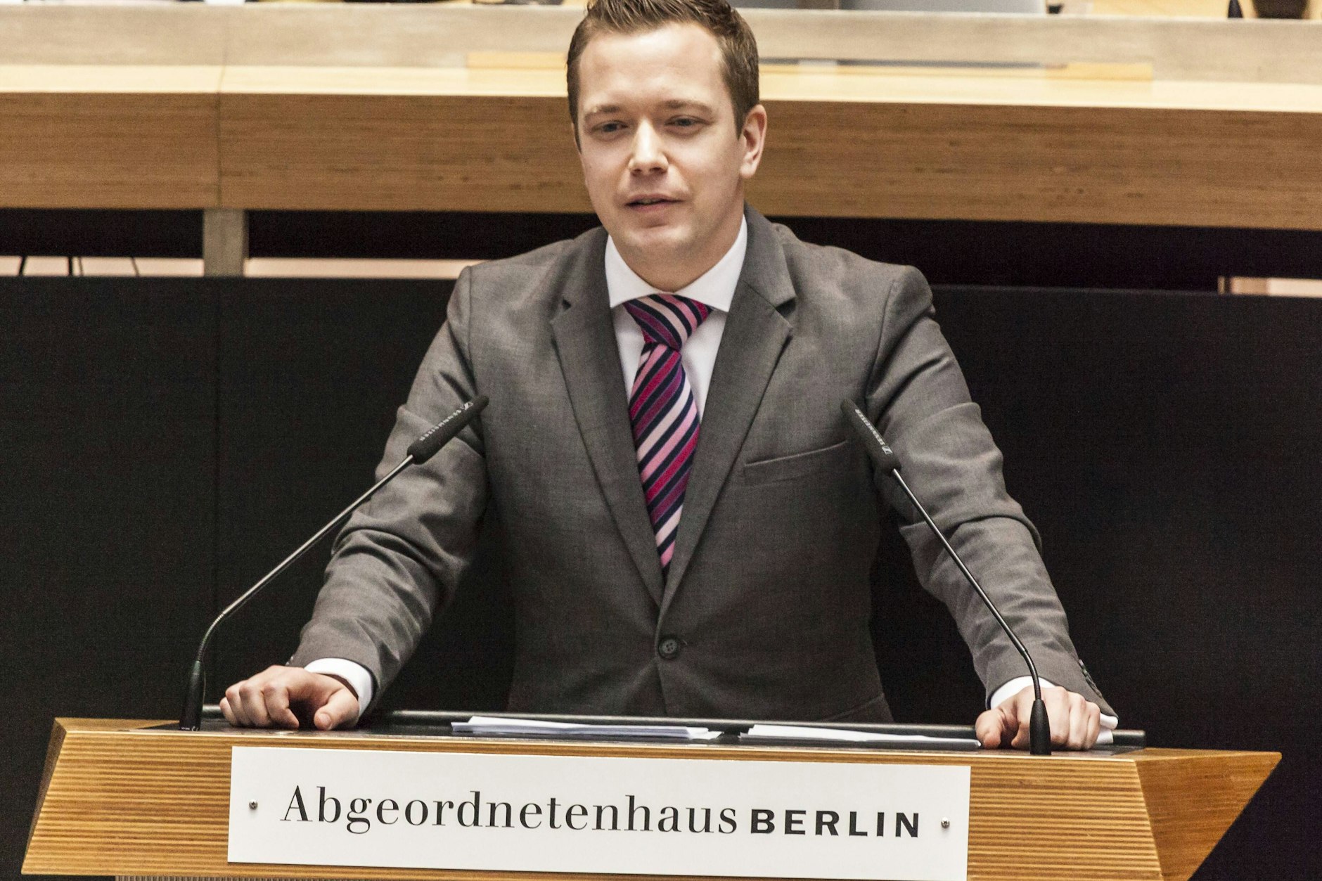 Sebastian Schlüsselburg (SPD) findet: Alle Unternehmen sollten gleich viele Steuern zahlen müssen!