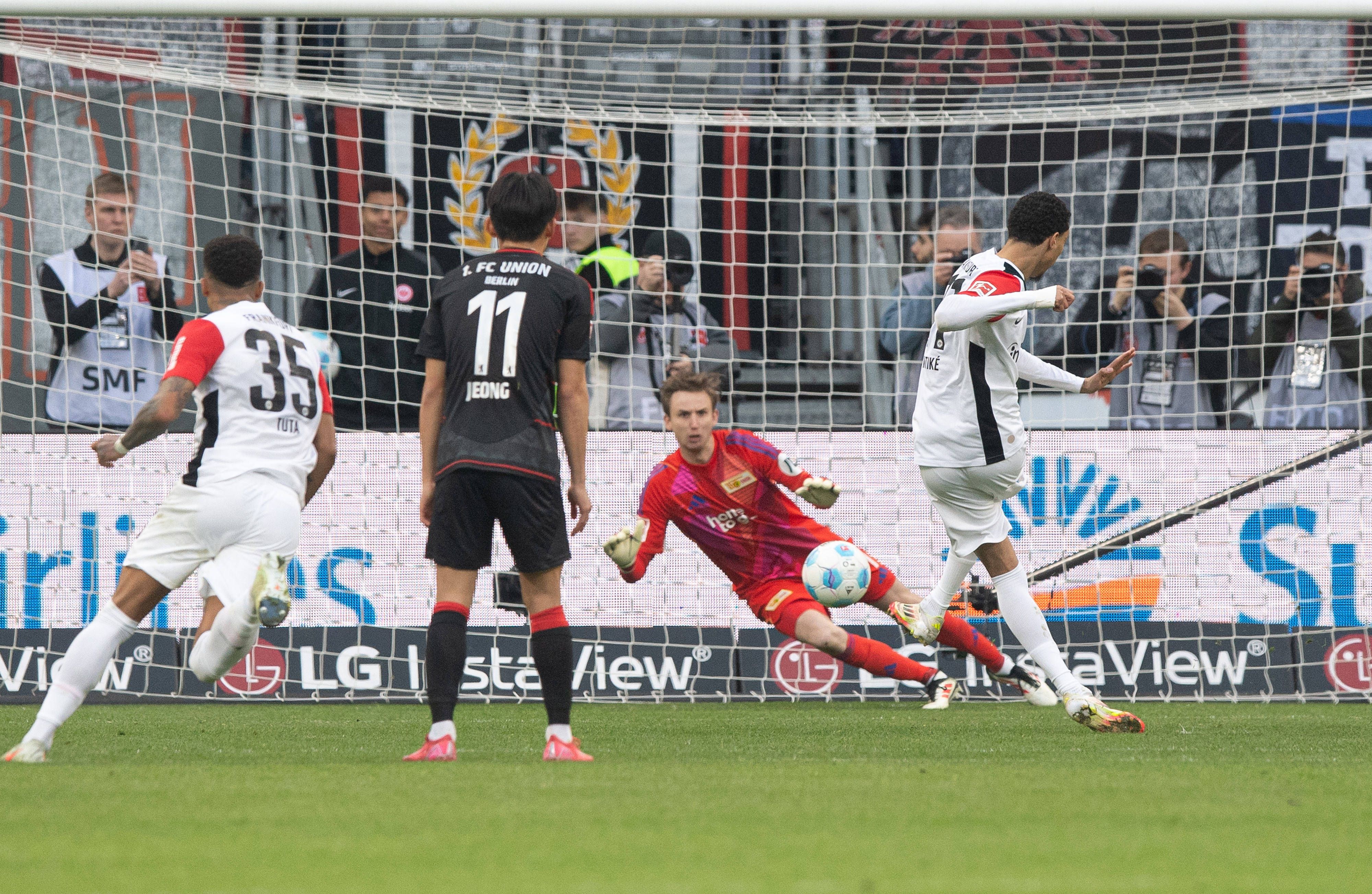 Die absoluten Knaller des Jahres lässt der 1. FC Union in Frankfurt los