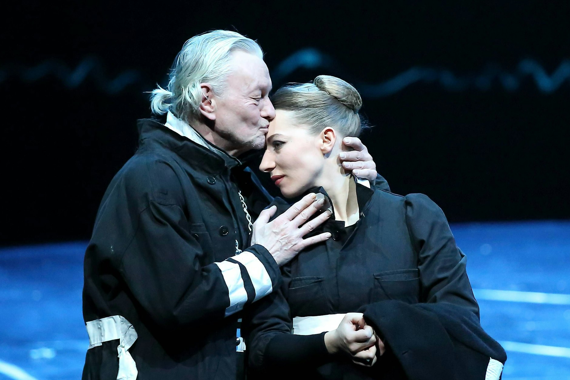 Roman Kaminski (1951–2025). Hier als Kurfürst von Brandenburg mit seiner jungen Kollegin Antonia Bill (Prinzessin von Oranien) in Claus Peymanns Inszenierung „Prinz Friedrich von Homburg“ im Berliner Ensemble (2017)