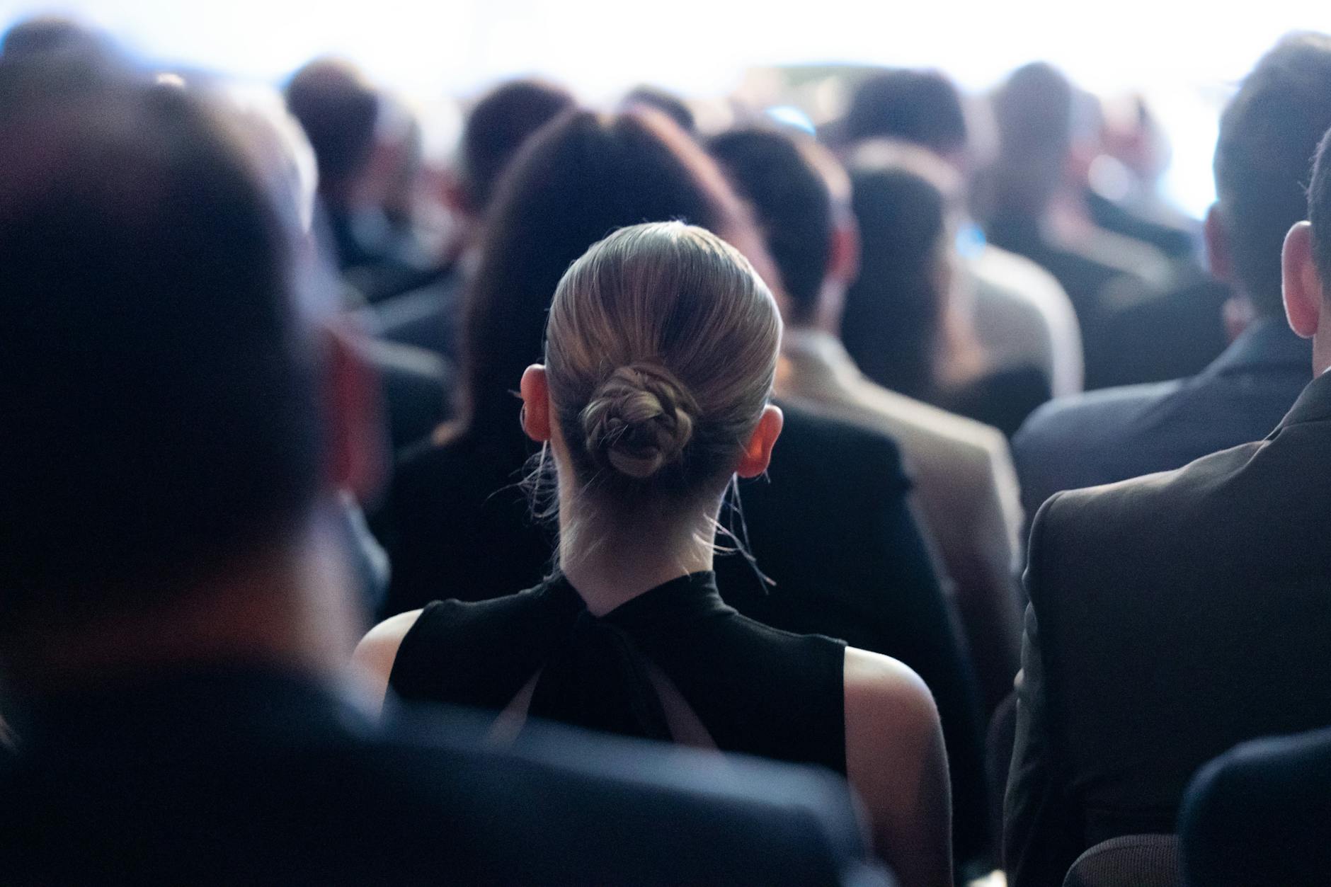 Trauer ist ein herausfordernder Prozess – insbesondere wenn die Trauernden auf eine Sozialbestattung angewiesen sind.