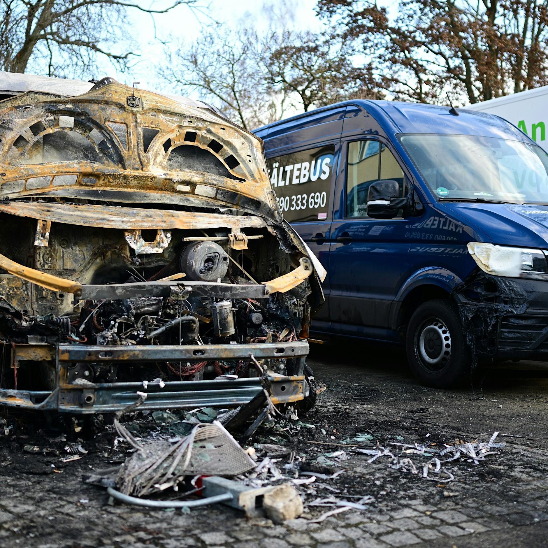 Letzter Kältebus wird angezündet und fackelt ab