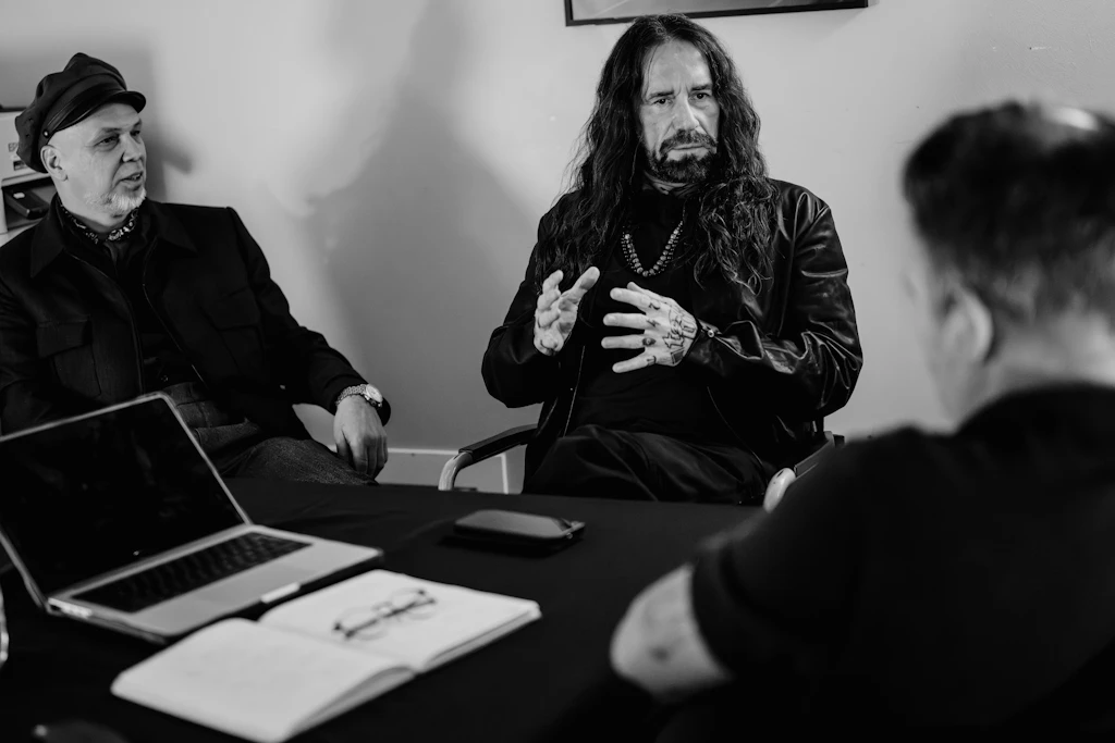 Matthias Röhr und Stephan Weidner im Gespräch mit Philippe Debionne.