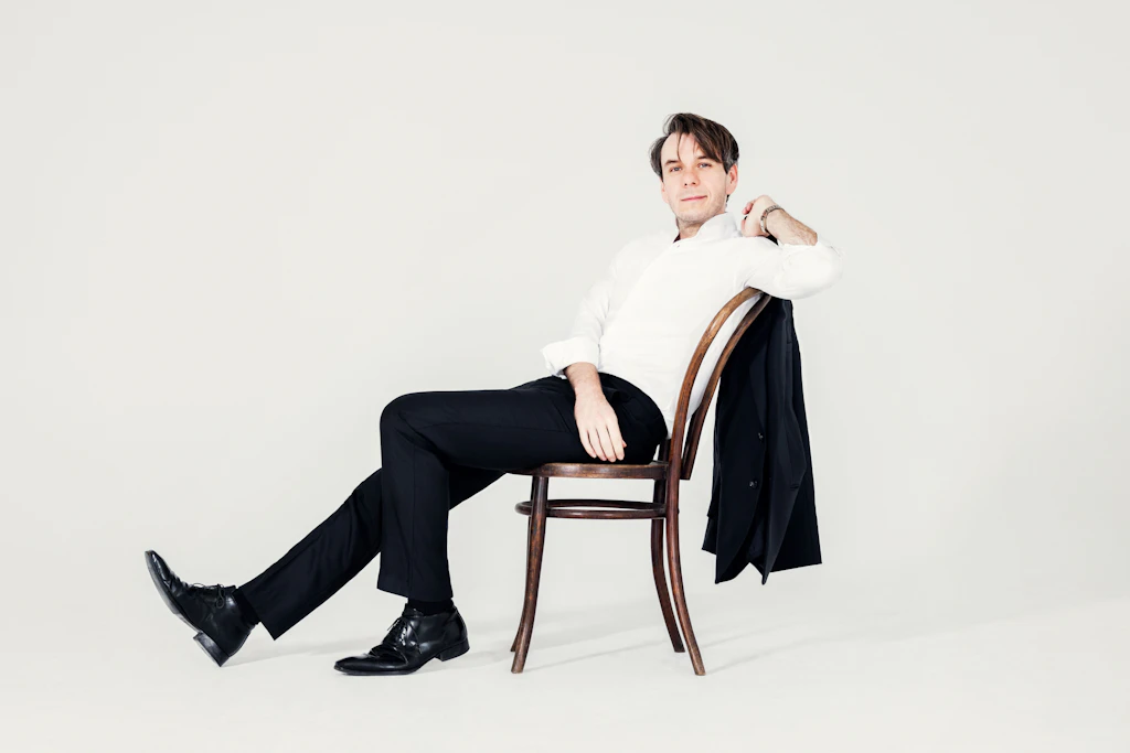 Aufschwünge mit Vorbehalt: Benjamin Bernheim singt das Silvesterkonzert der Berliner Philharmoniker