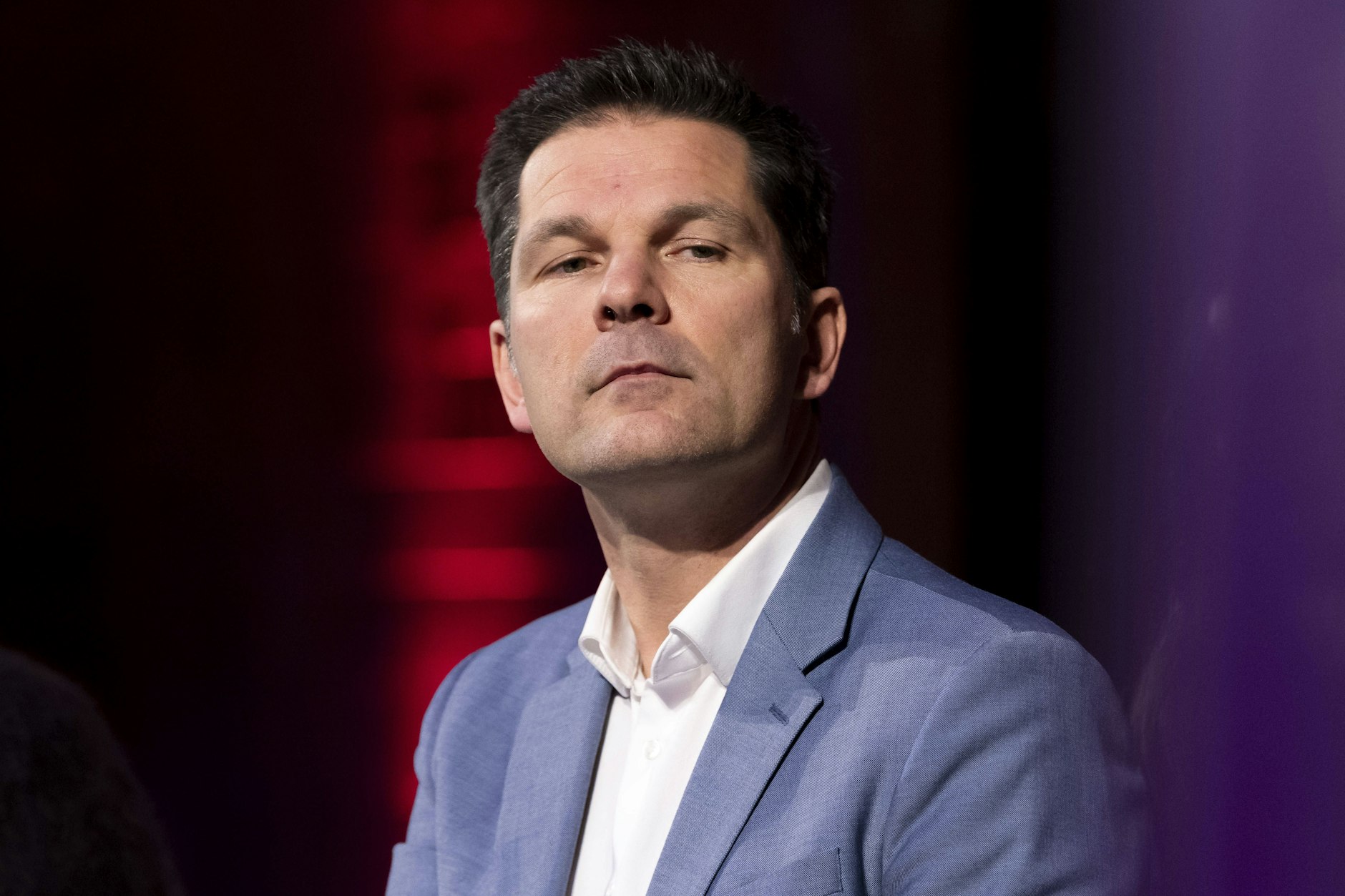 Der Berliner SPD-Spitzenkandidat Steffen Krach fordert, dass das Innenministerium die Voraussetzungen für ein Böllerverbot schafft.