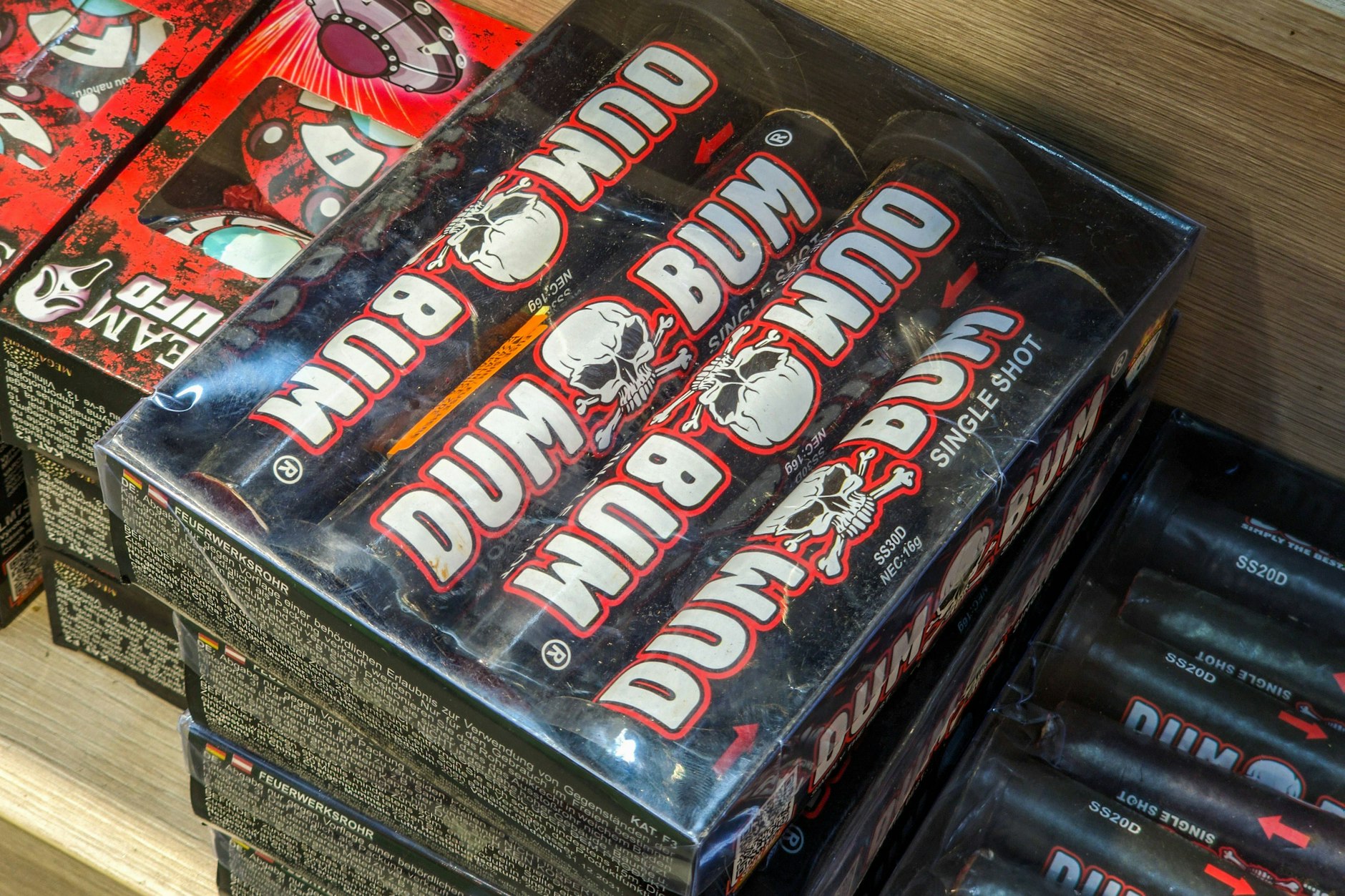 Illegales Feuerwerk ist beliebt, weil es so herrlich laut knallt. Dass die, die es zünden, damit nicht nur ihre eigene Gesundheit riskieren, sondern auch das Leben anderer Menschen, ist ihnen egal.