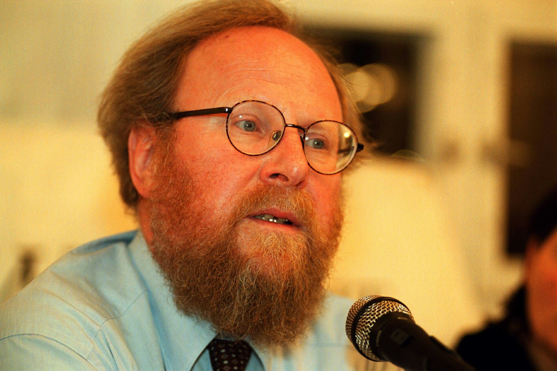 Wolfgang Thierse bei einer Podiumsdiskussion im Jahr 2000. Der damalige Bundestagspräsident gehörte zu den Kritikern der Bezirksgebietsreform.