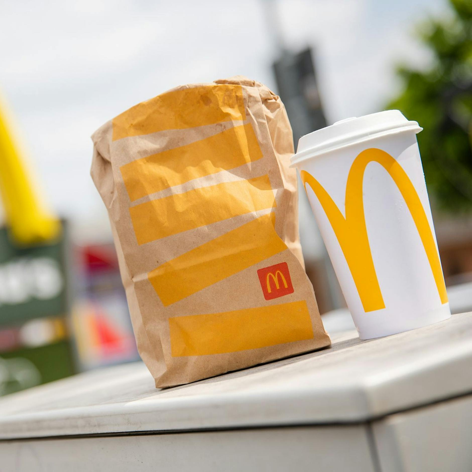 Ex-Hertha-Trainer macht jetzt Burger bei McDonald’s