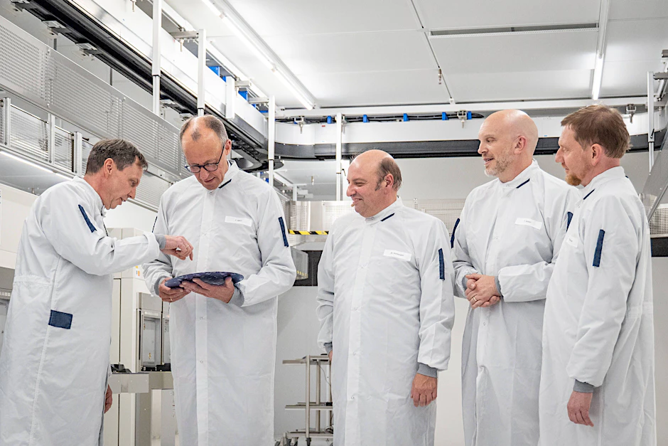Friedrich Merz besucht Global Foundries in Dresden: Halbleiterproduktion als Schlüssel für Deutschlands technologische Souveränität. Made in East Germany.