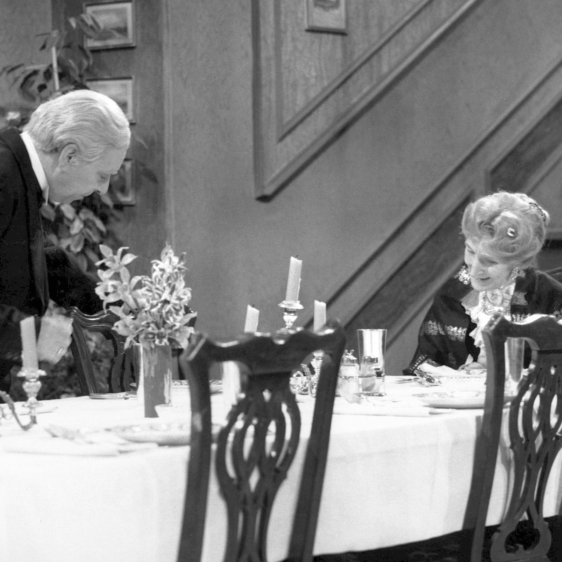 „Dinner for One“ an Silvester: Alle Sendetermine im Überblick