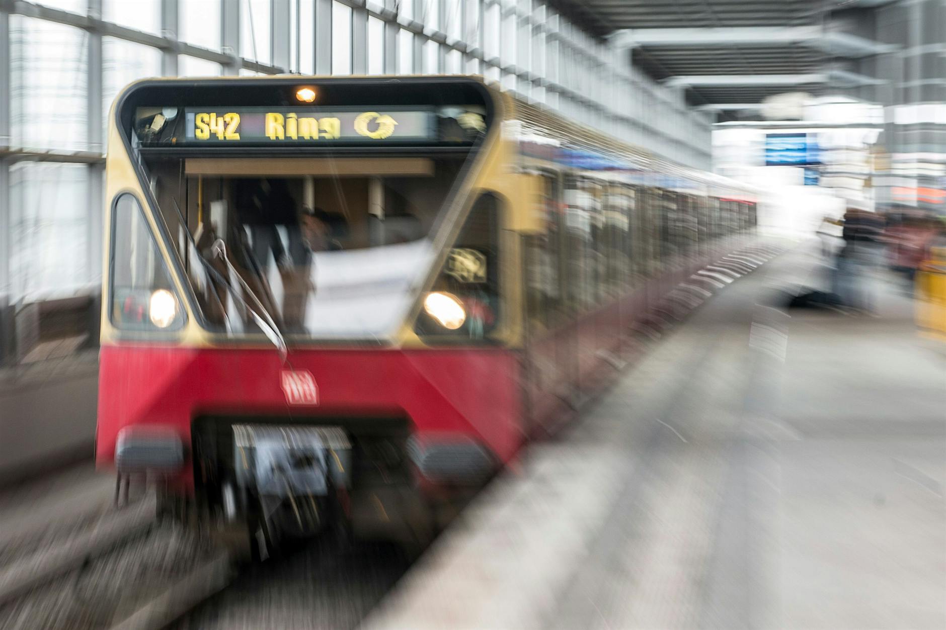 Ausfälle nach Silvester bei Ringbahn und S8