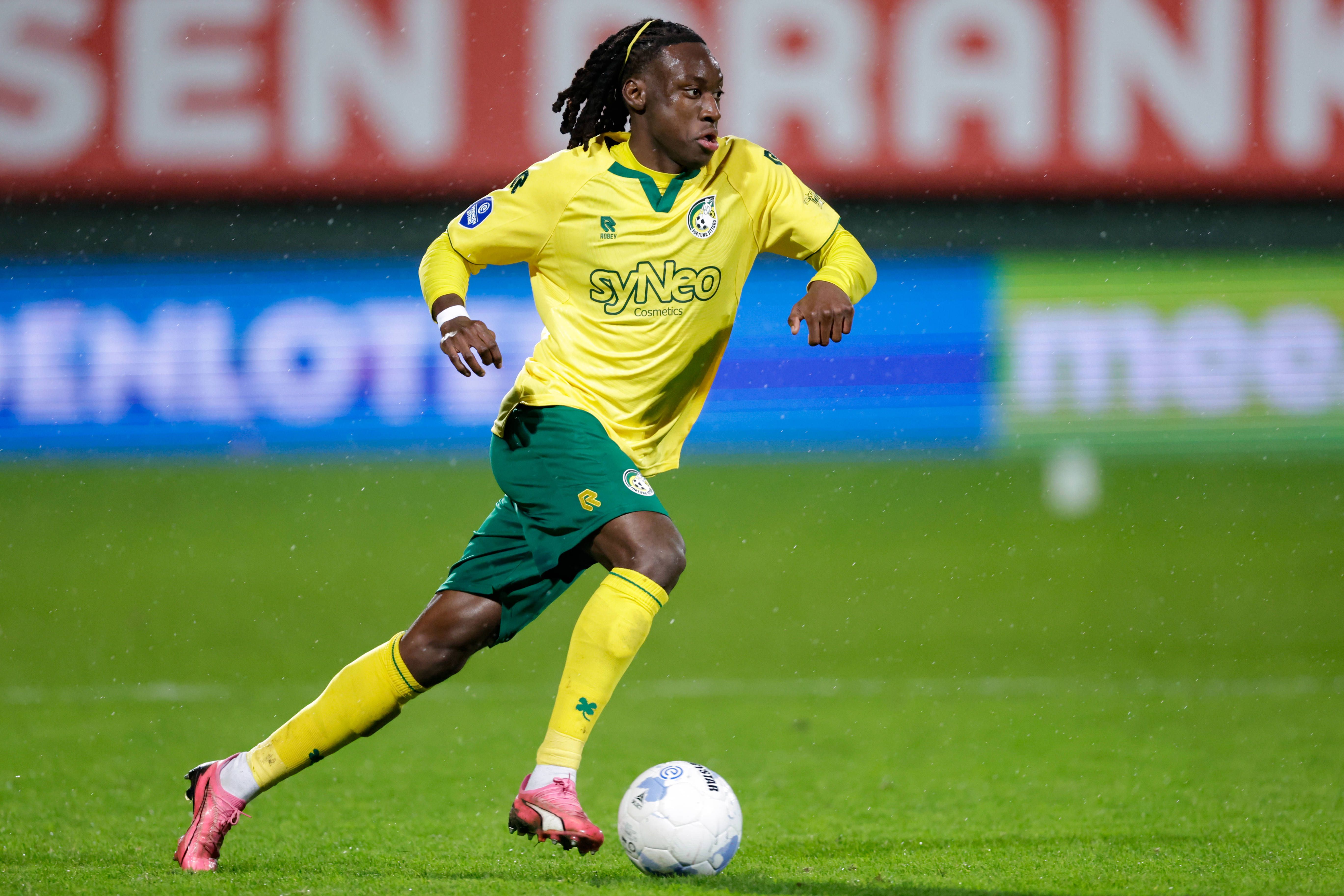 Nanu?! Hertha steigt ins Rennen um Mittelfeldspieler Fosso ein