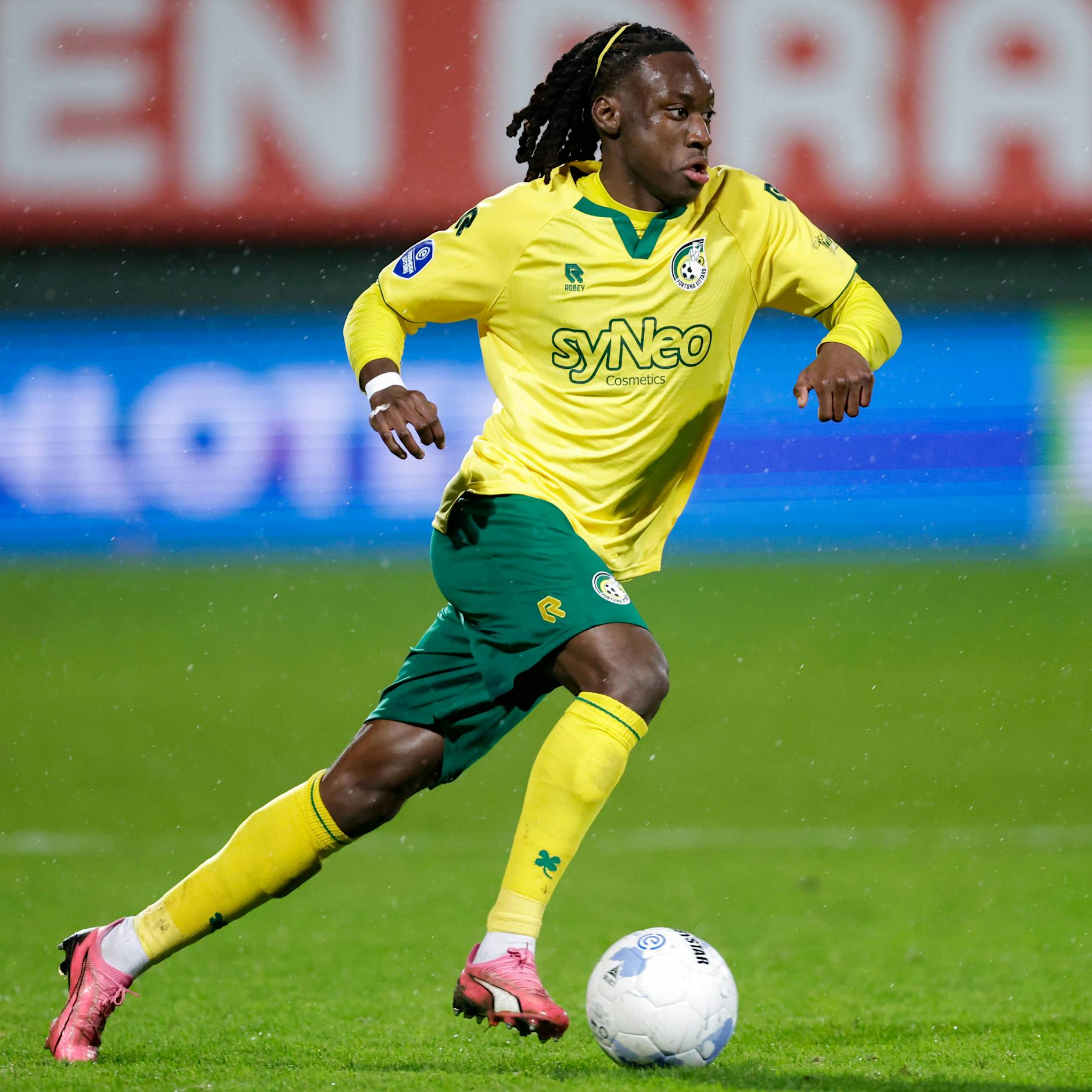 Nanu?! Hertha steigt ins Rennen um Mittelfeldspieler Fosso ein