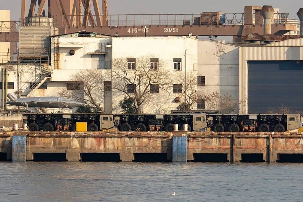 China rüstet Containerschiff zu Drohnenträger um, Experten alarmiert