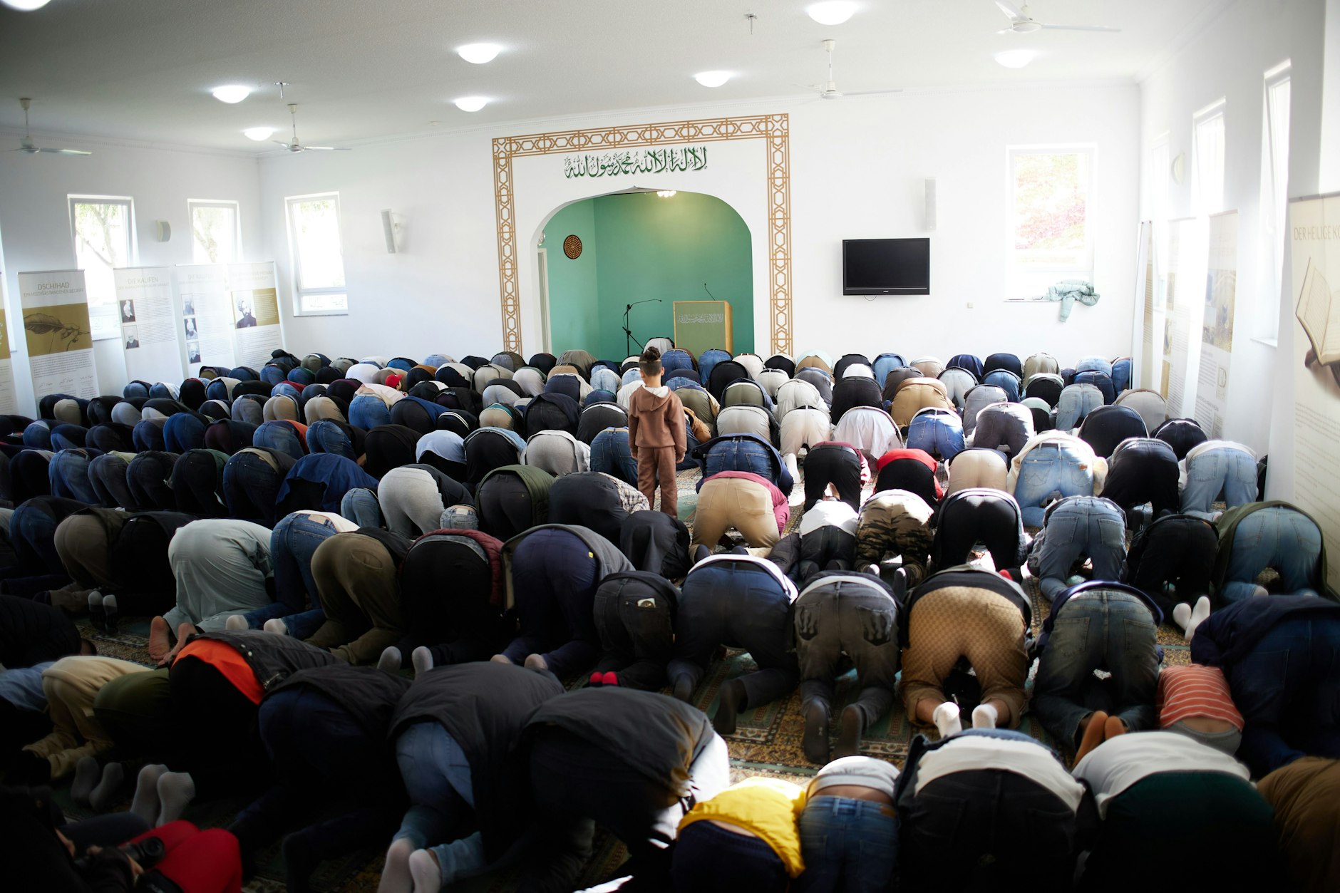 Freitagsgebet am Tag der Offenen Tür in der Khadija Moschee in Berlin-Pankow