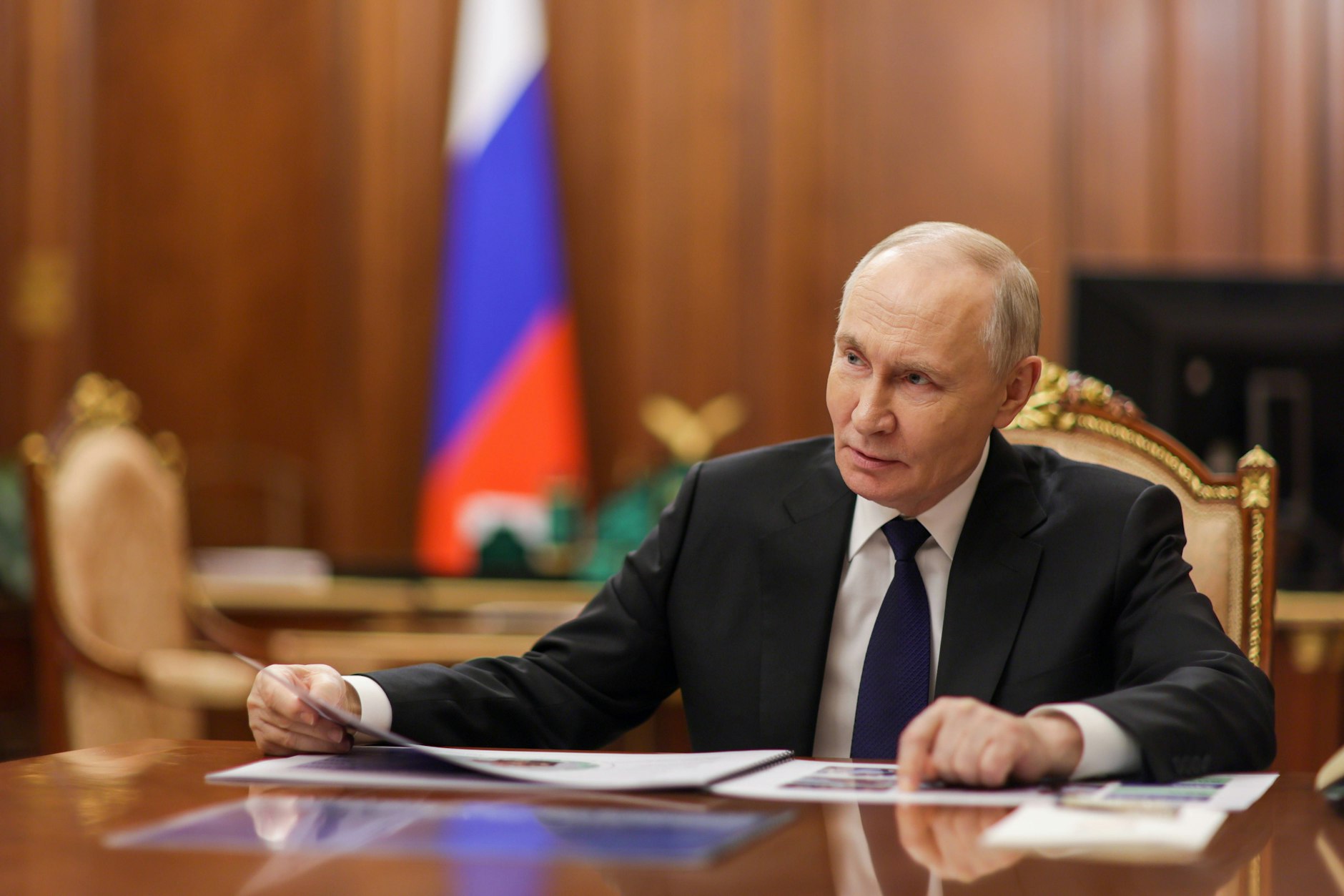 Die Mehrheit der russischen Bevölkerung unterstützt den Kurs von Putin und steht hinter dem Krieg in der Ukraine.