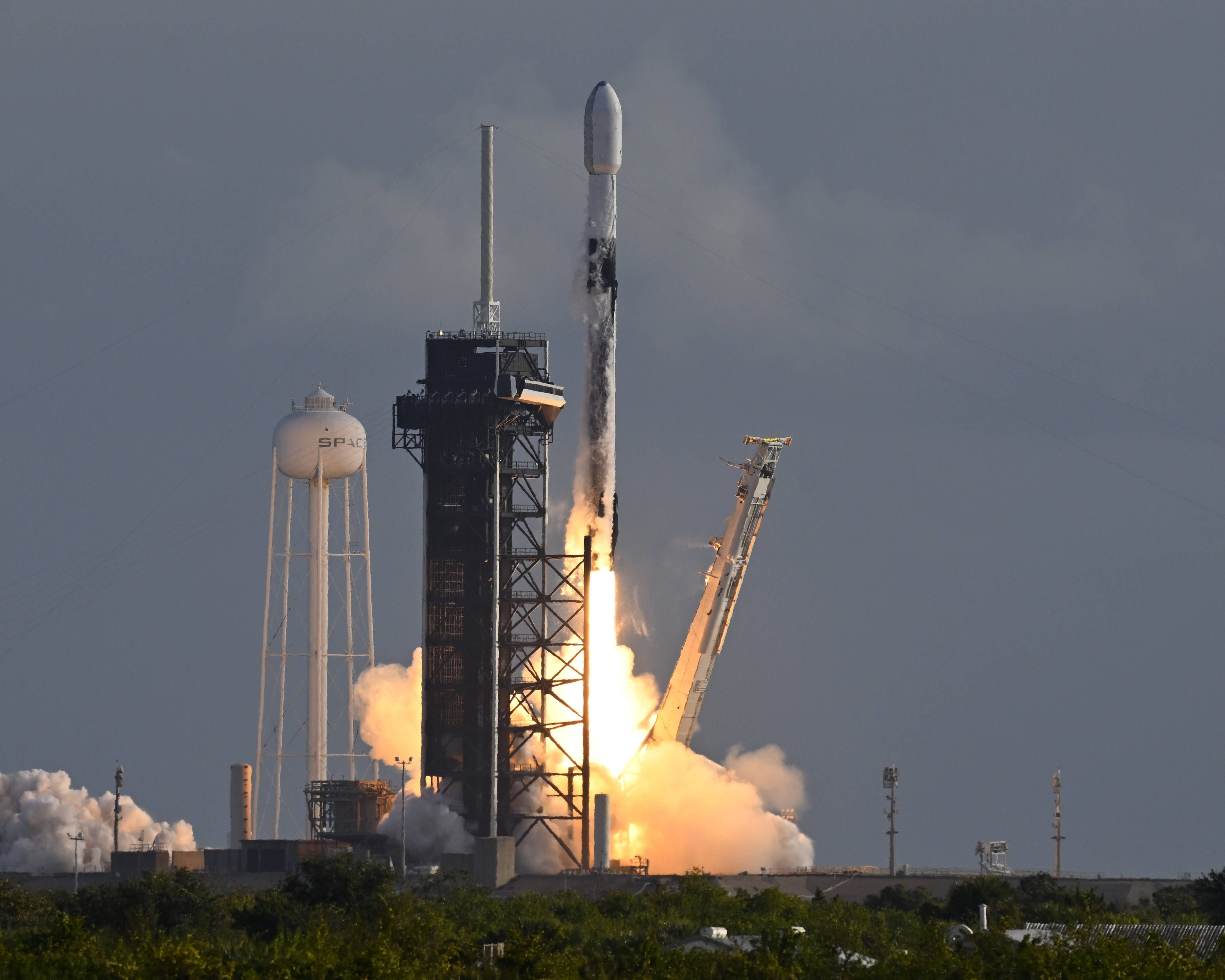 SpaceX senkt Starlink-Satelliten zur Verringerung des Kollisionsrisikos ab