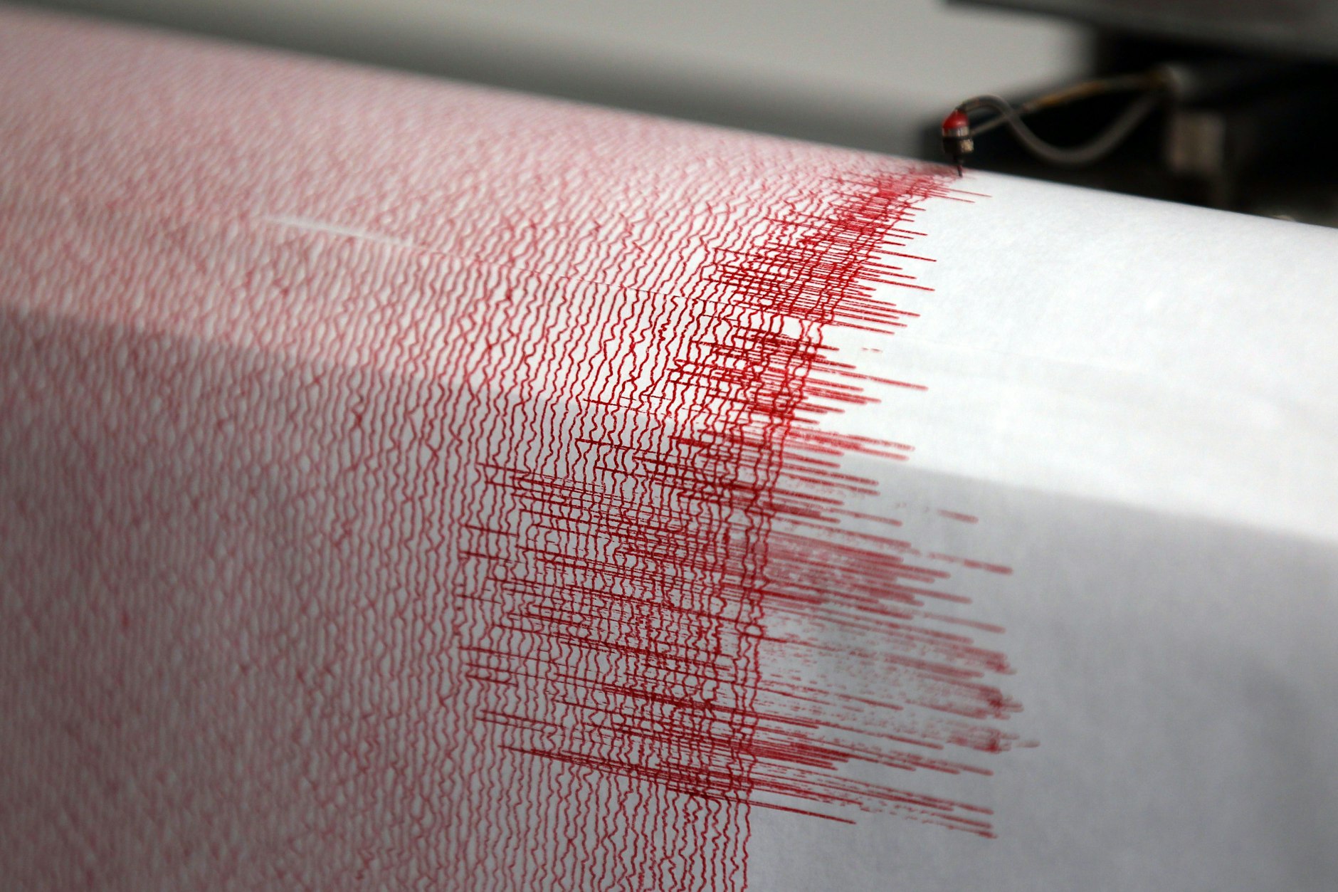Der Seismograph der Erdbebenwarte verzeichnet Ausschläge (Symbolfoto).