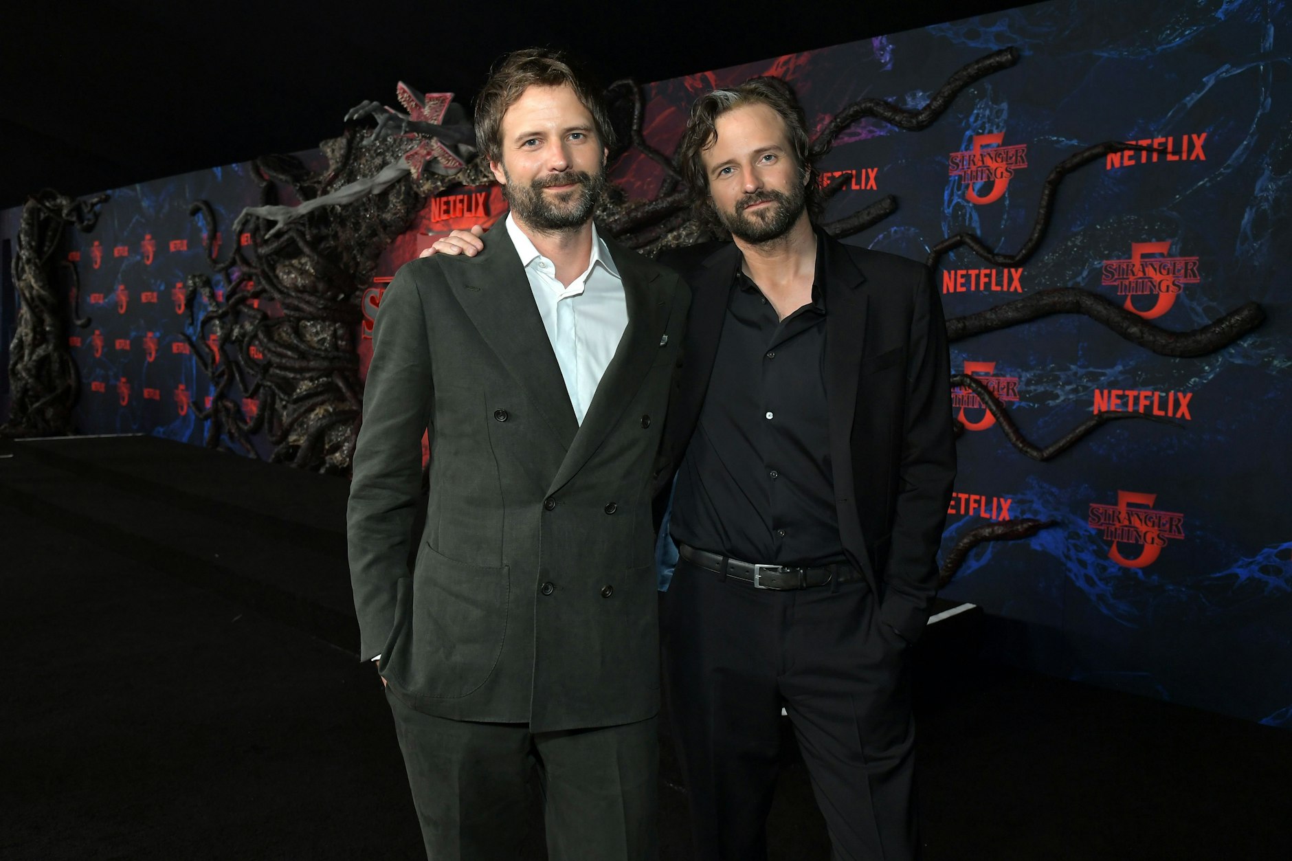 Die Brüder Matt (li) und Ross Duffer sind die Schöpfer der Netflix-Kultserie „Stranger Things“.