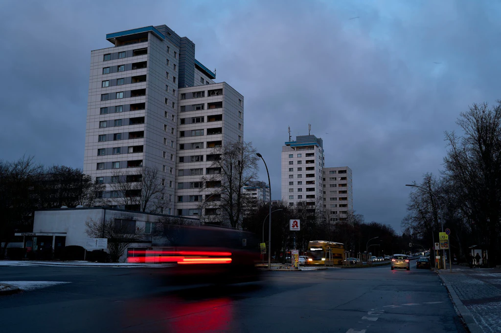 Bis zu 50.000 Haushalte ohne Strom: Polizei erhält Bekennerschreiben nach Brandanschlag