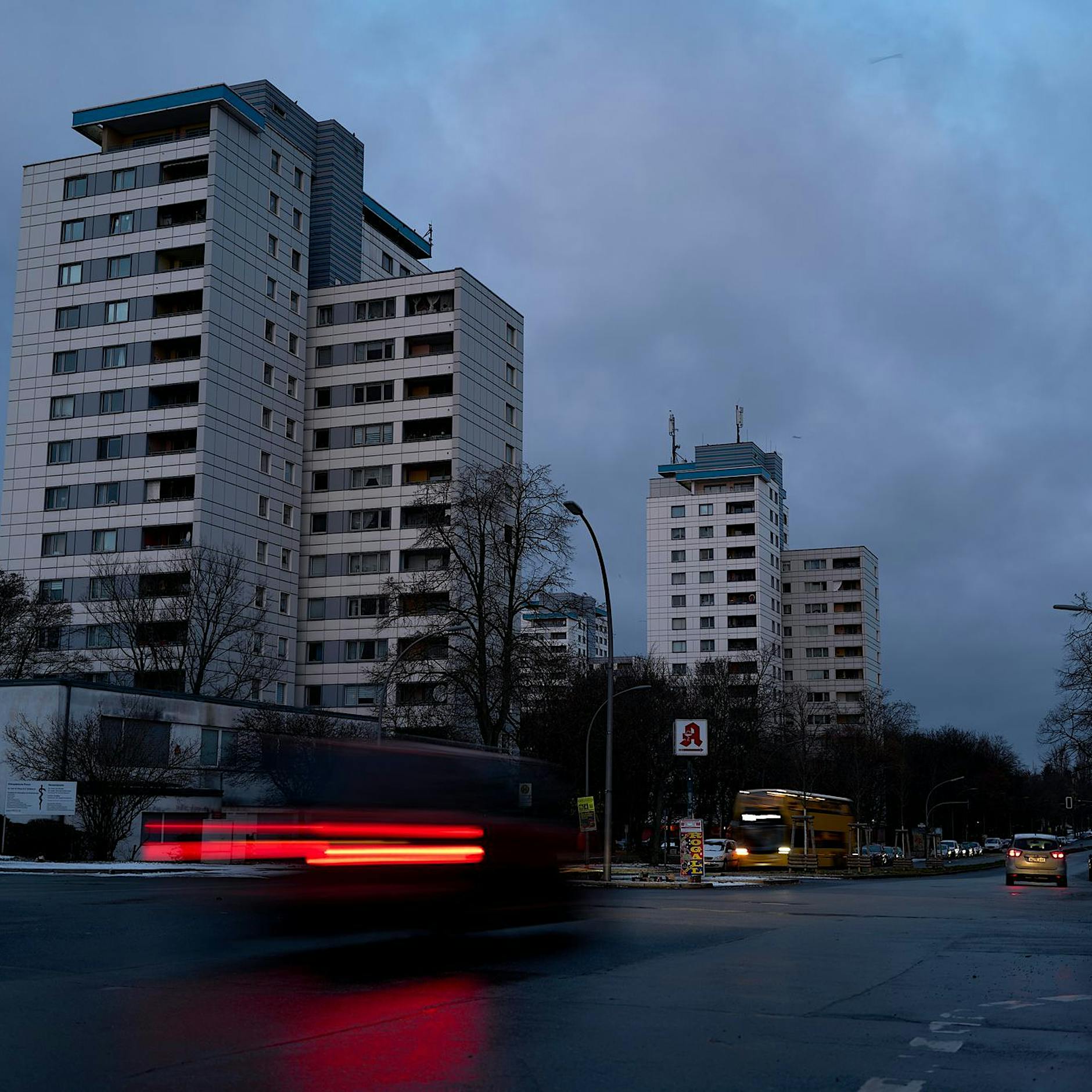 Polizei geht von Brandanschlag aus: 50.000 Haushalte ohne Strom im Südwesten Berlins – Kripo ermittelt