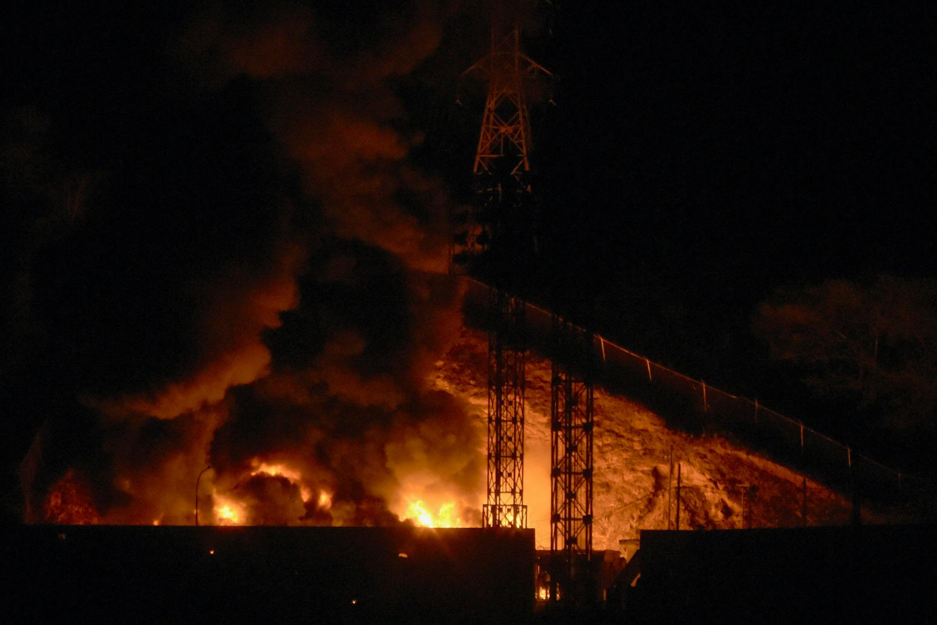 Feuer auf dem Militärstützpunkt Fuerte Tiuna, dem größten seiner Art in Venezuela.