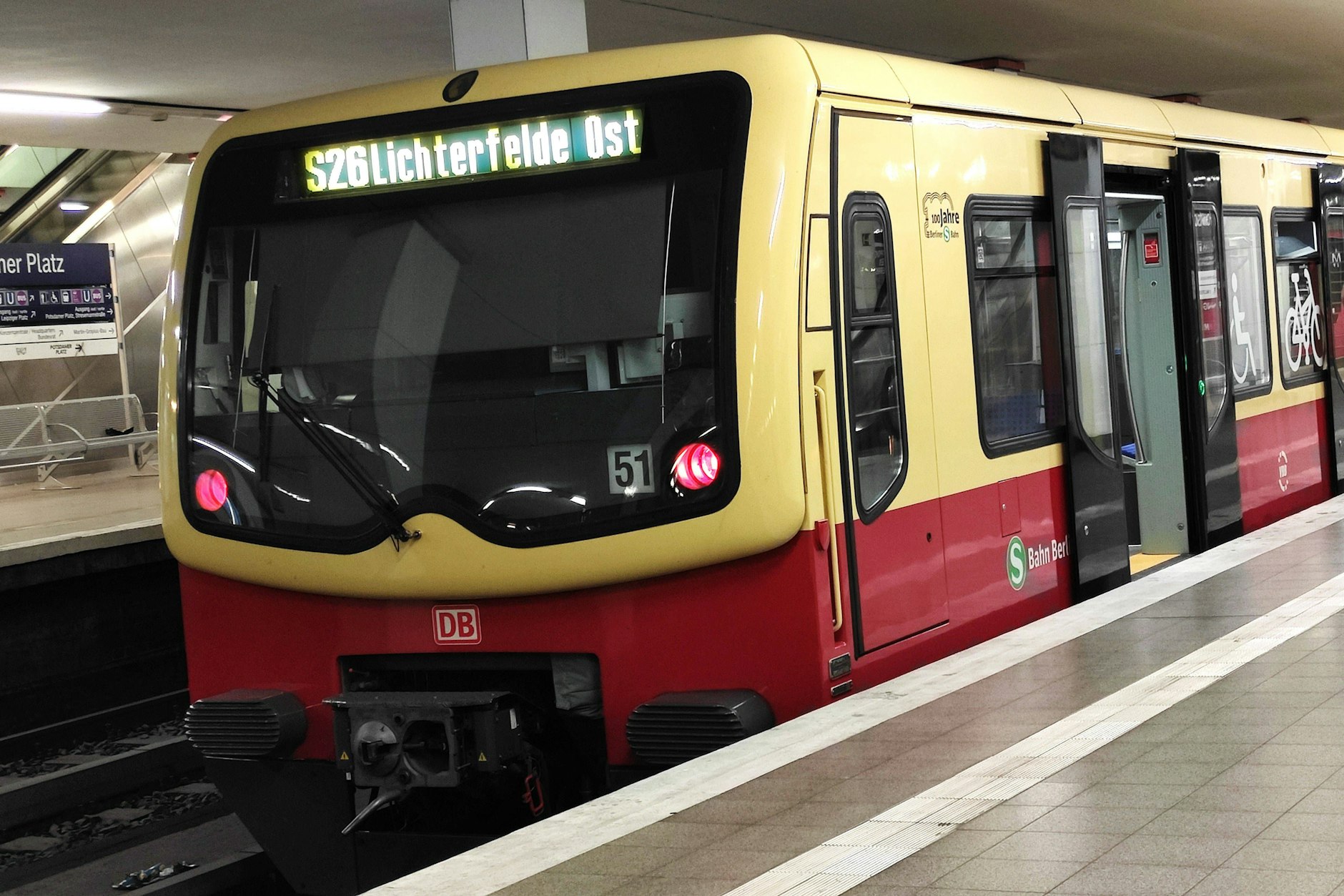 Auf den S-Bahn-Linien S25 und S26 kommt es wegen des Stromausfalls zu erheblichen Einschränkungen.