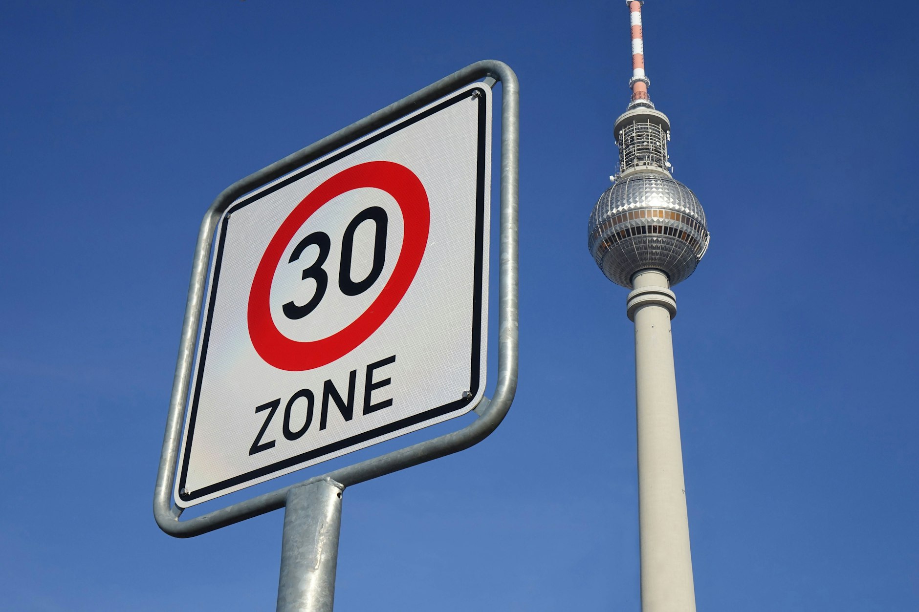 In Berlin-Mitte rund um den Fernsehturm gibt es eine Tempo-30-Zone.