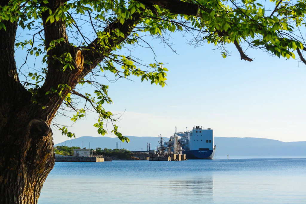 Die Südliche Interkonnektion soll Bosnien und Herzegowina mit dem kroatischen Gasnetz und dem LNG-Terminal auf der Insel Krk (hier im Bild) verbinden.