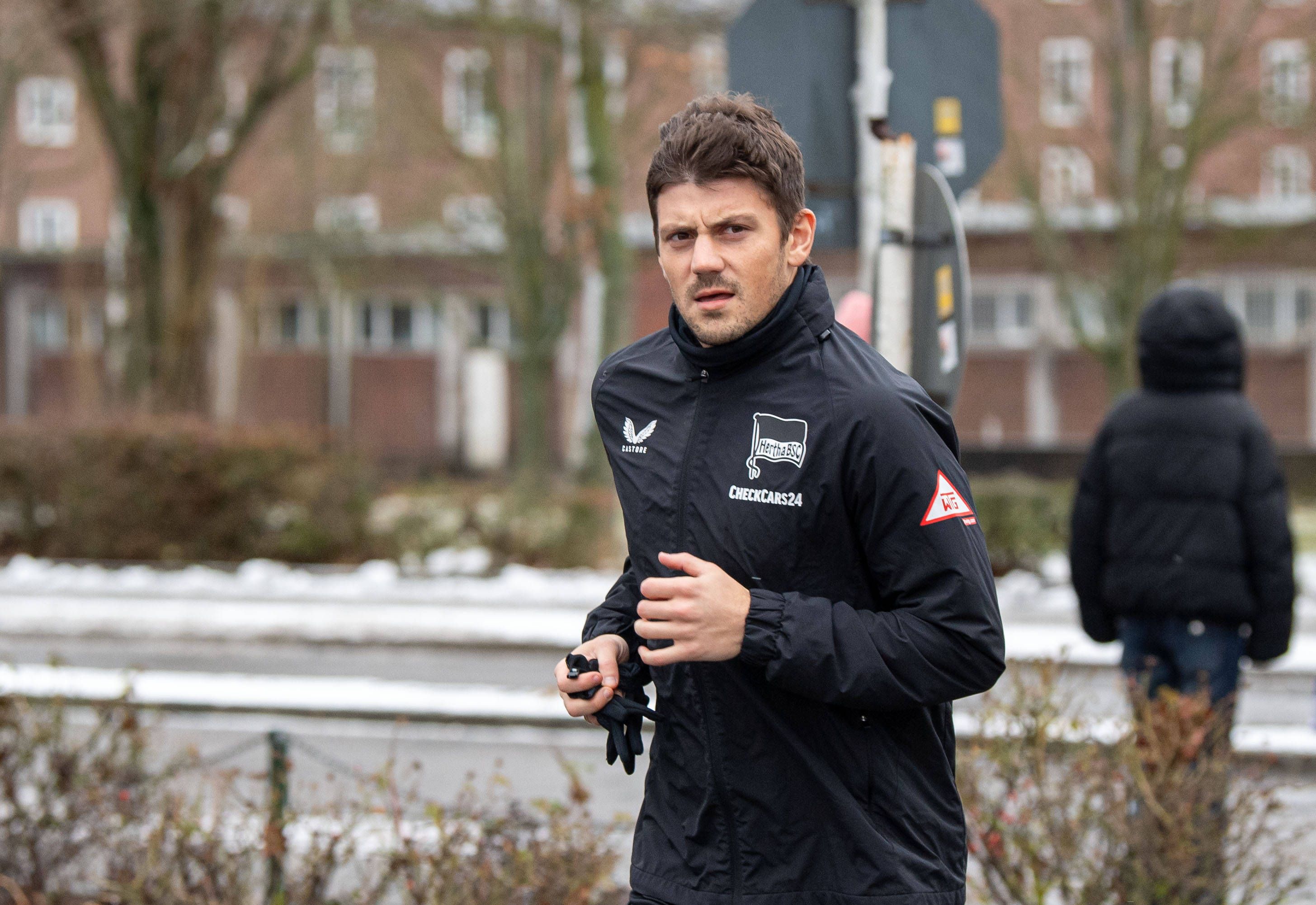 Grippe-Schock! Stürmer Kownacki fliegt nicht ins Trainingscamp