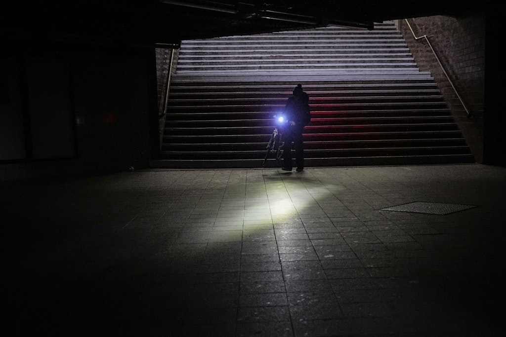 Polizei geht von Brandanschlag aus: 50.000 Haushalte ohne Strom im Südwesten Berlins – Kripo ermitt…