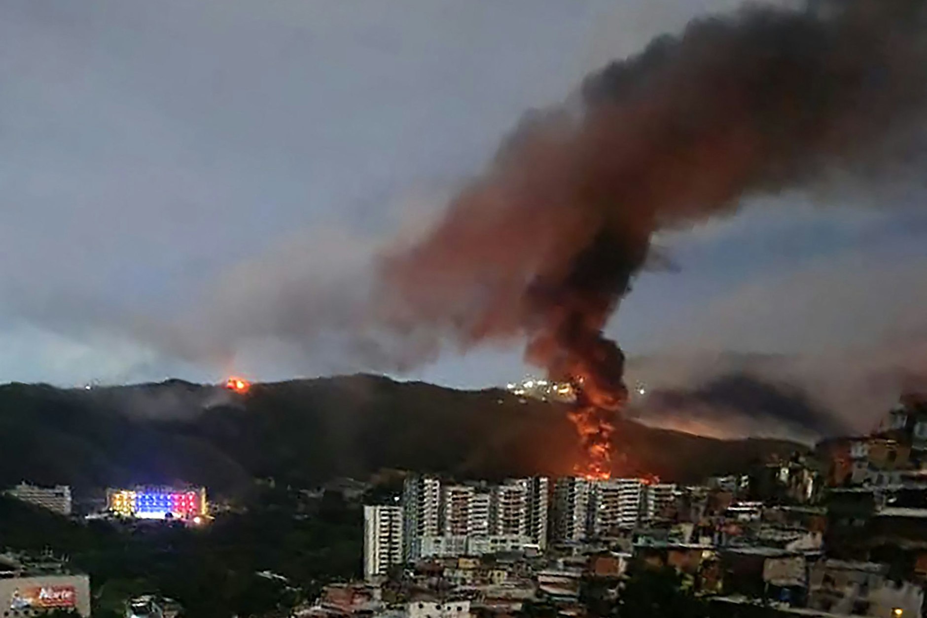 Bei der militärischen Operation landeten die USA massive Treffer in Caracas.