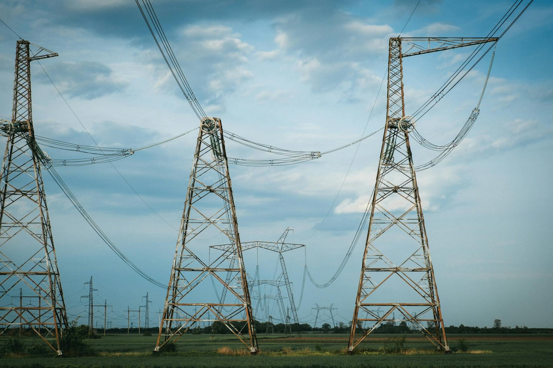 Eine Verteilerstation brannte, dann fiel der Strom aus.