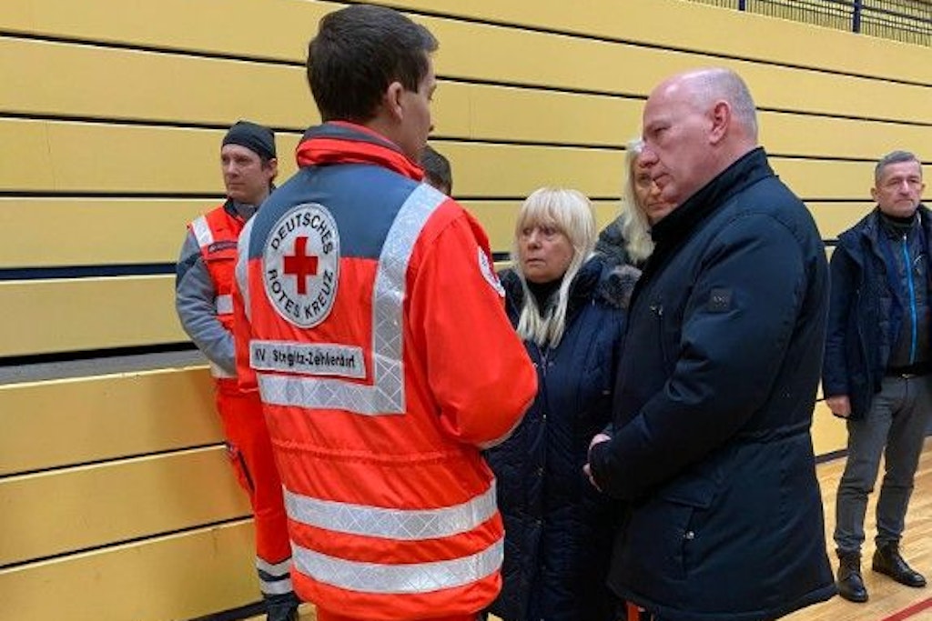 Stromausfall in Berlin: Störungen bei der S-Bahn, erste Haushalte wieder am Netz – wir sind vor Ort
