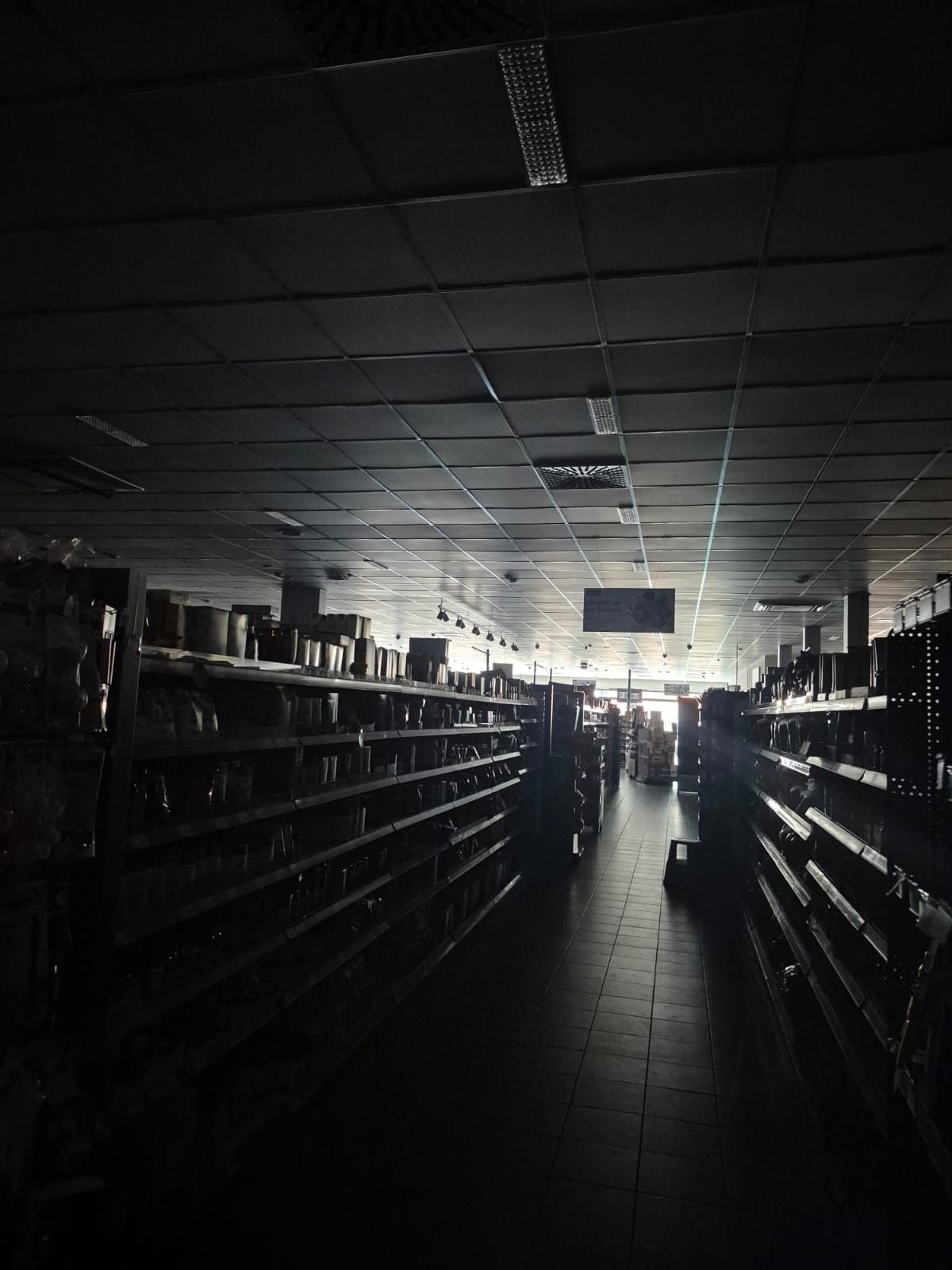 Image - Stromausfall in Berlin: Unternehmerin bietet Hilfe an – „Alte Leute müssen ihre Hörgeräte aufladen“