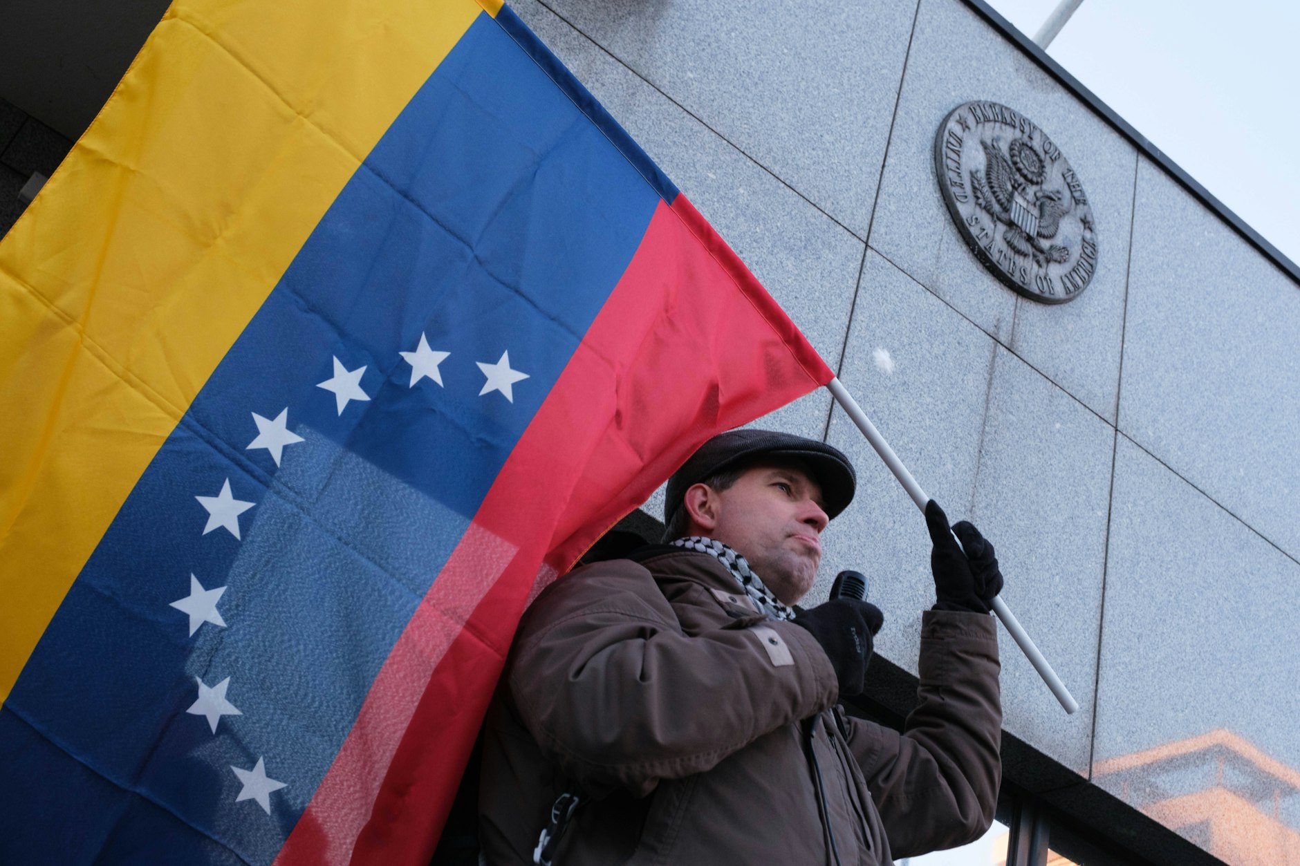 Protest vor der Botschaft von Venezuela in Warschau