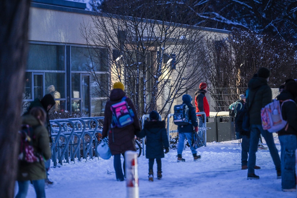 Liveblog zu Anschlag in Berlin: Kostenloser Eintritt in Kino, Bäder öffnen rund um die Uhr