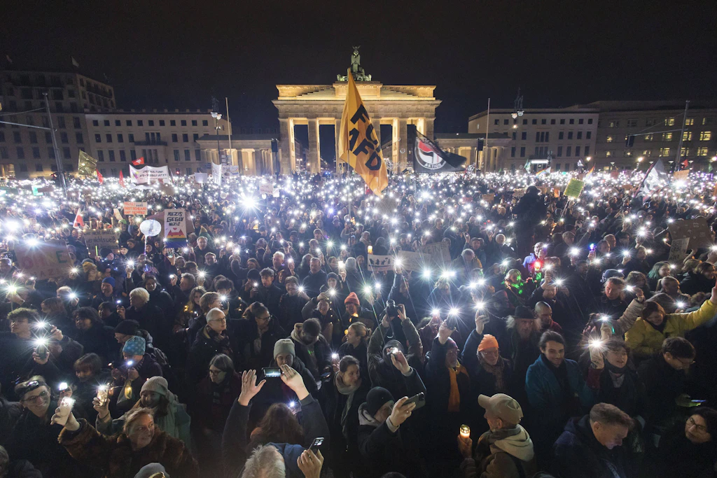 „It didn’t happen in a vacuum“: Warum immer nur Demos gegen rechts?
