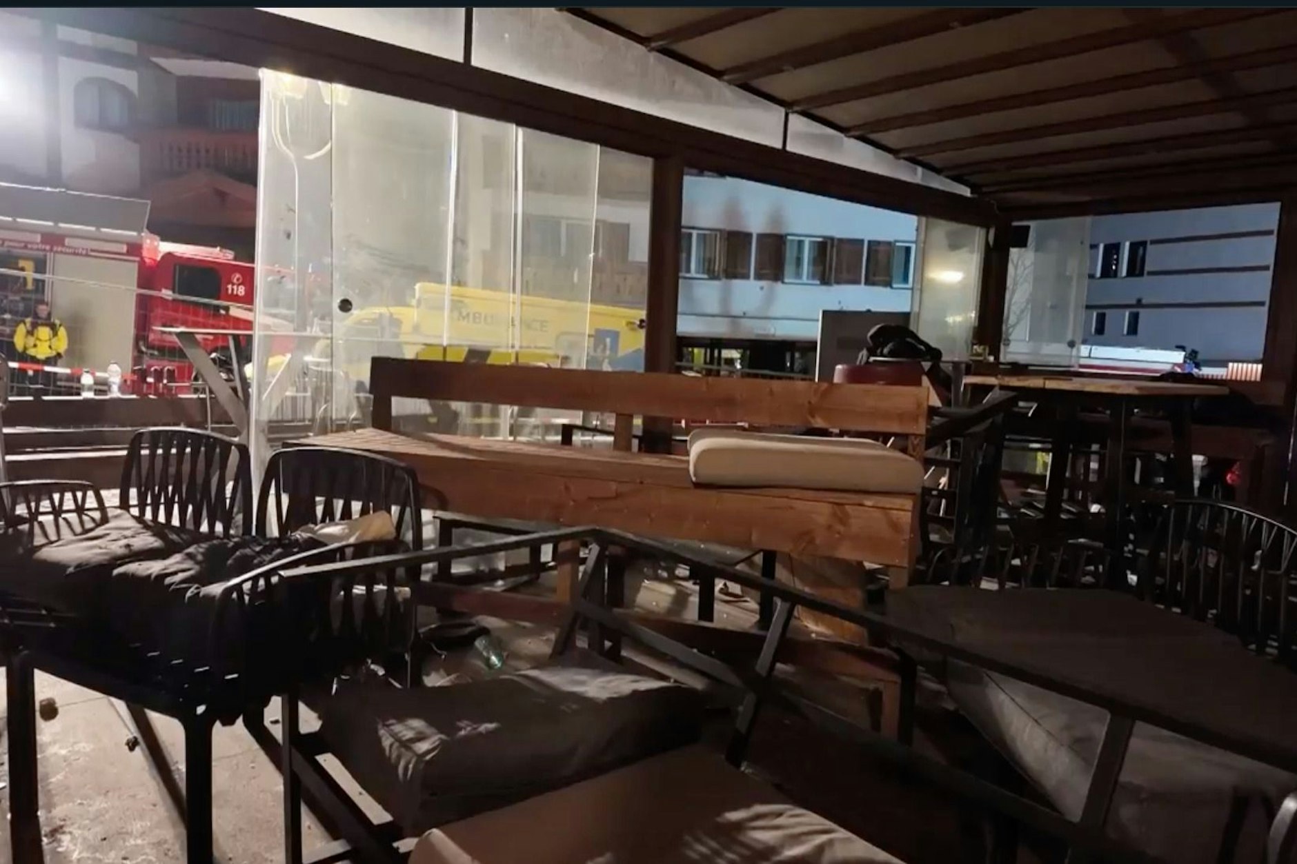 Das Innere der Bar und Lounge Le Constellation nach dem verheerenden Feuer in der Silvesternacht