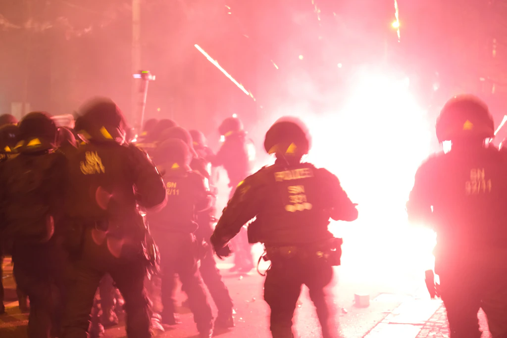 Proxy-Bürgerkrieg in deutschen Städten: Machtergreifung für eine Nacht