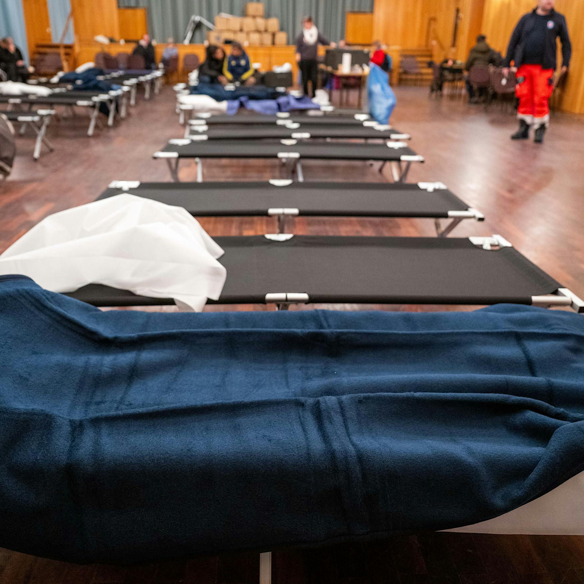 Teure Hotels statt Krisenhilfe – Not leidende Berliner sollen 70 Euro blechen? „Eine Unverschämtheit“