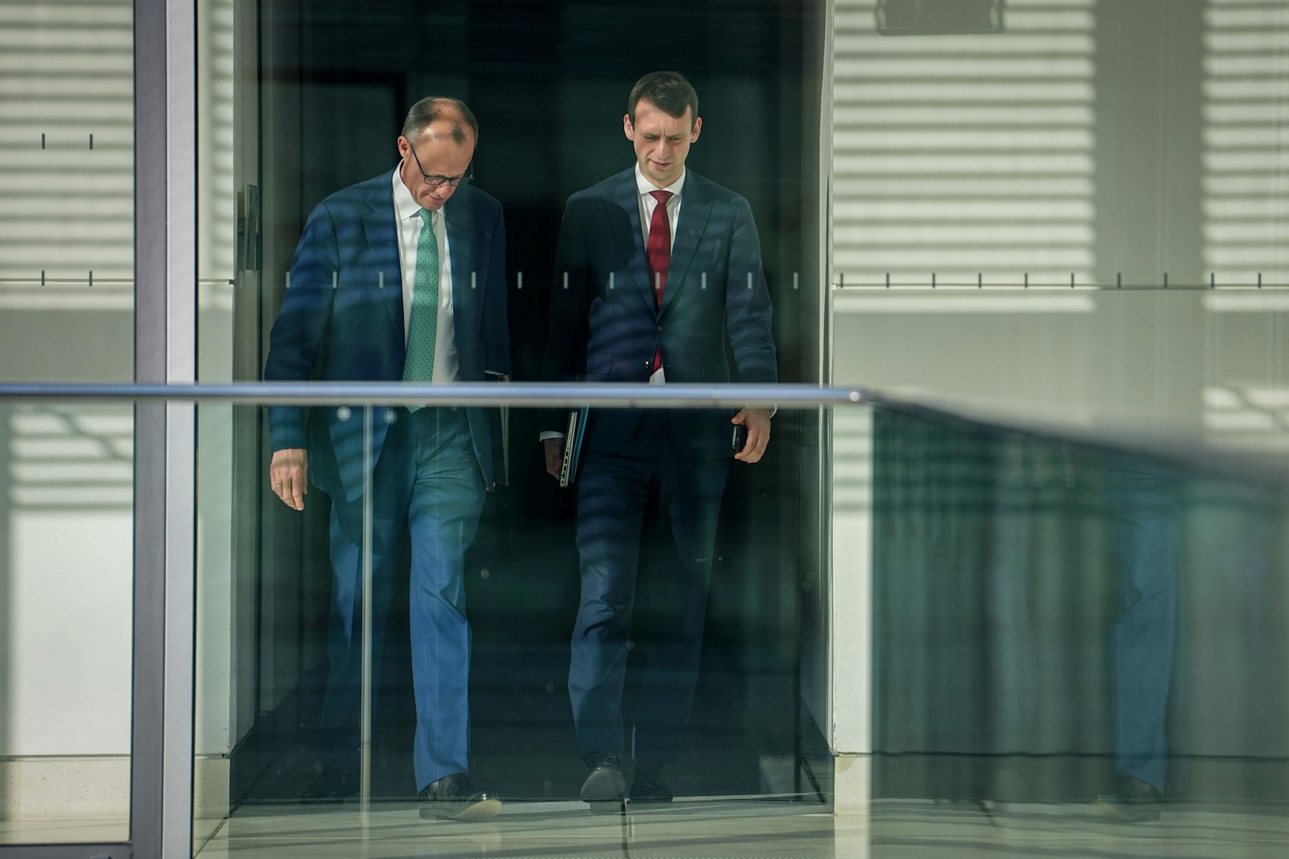 Bundeskanzler Friedrich Merz hat seinen Büroleiter Jacob Schrot entlassen.