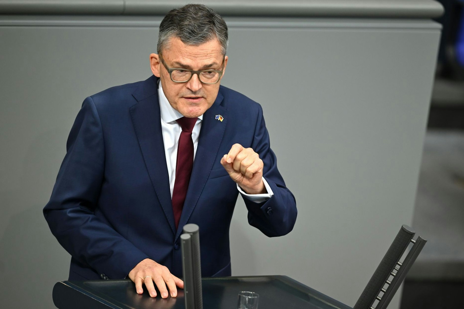 Roderich Kiesewetter (CDU) spricht in der Plenarsitzung im Deutschen Bundestag.
