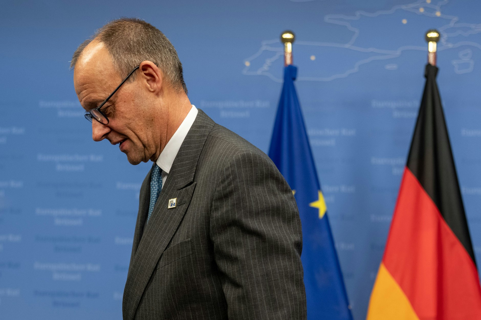 Bundeskanzler Friedrich Merz (CDU) nach der Pressekonferenz über die in der EU eingefrorenen Vermögenswerte der russischen Zentralbank zur Unterstützung der Ukraine. Brüssel, 2025.