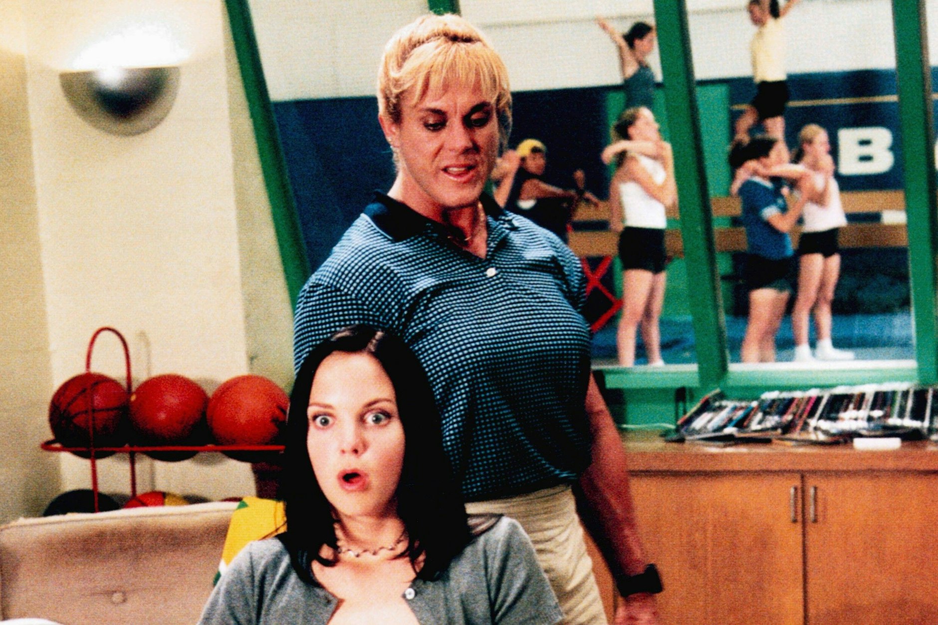 Anna Faris und Jayne Trcka in „Scary Movie“ im Jahr 2000.
