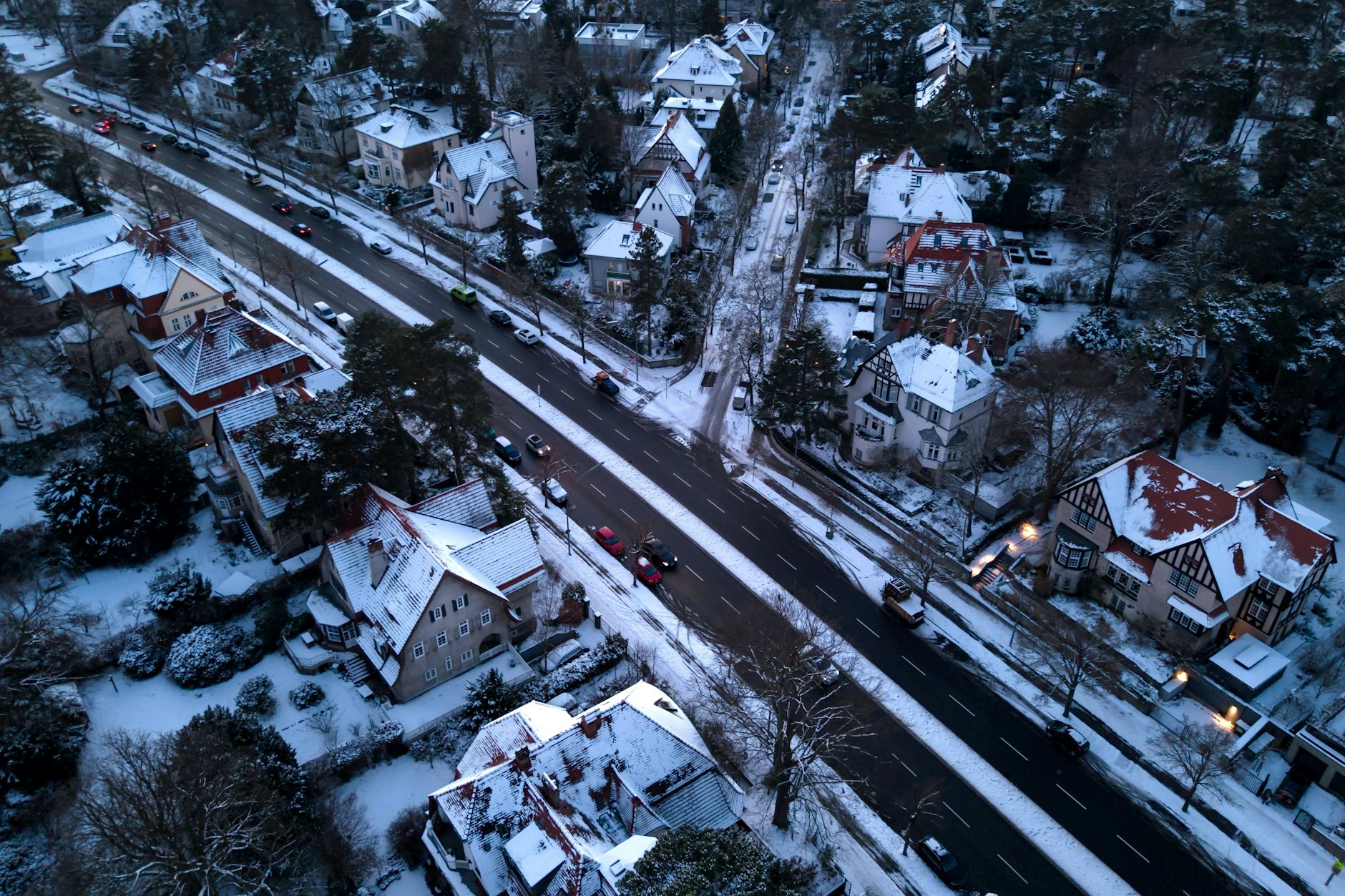 Stadtviertel im Dunkeln: der Mexikoplatz in Berlin-Zehlendorf